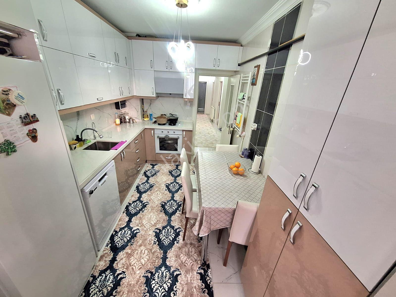 Özdemir Emlak,tan K.kayaş,ta Asansörlü 1.katta Satılık 3+1 Daire - Görsel 9