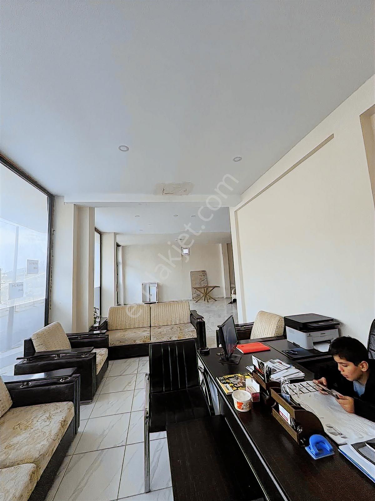 Karlıbayır Mh Satılık 2 Katlı Dükkan