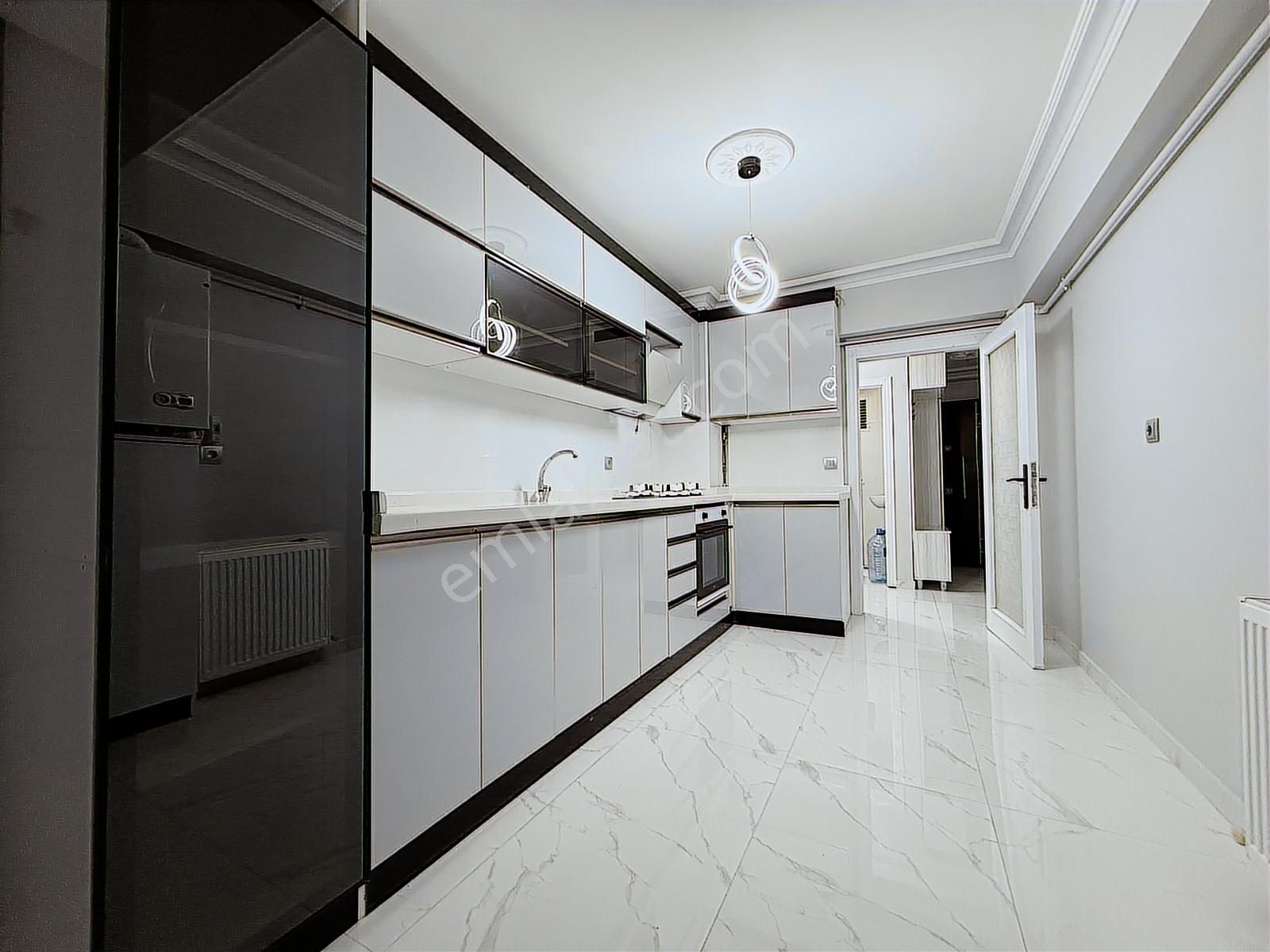 Tandoğan Mah'de Merkezi Konumda 3+1 Full Yapılı Ara Kat Daire