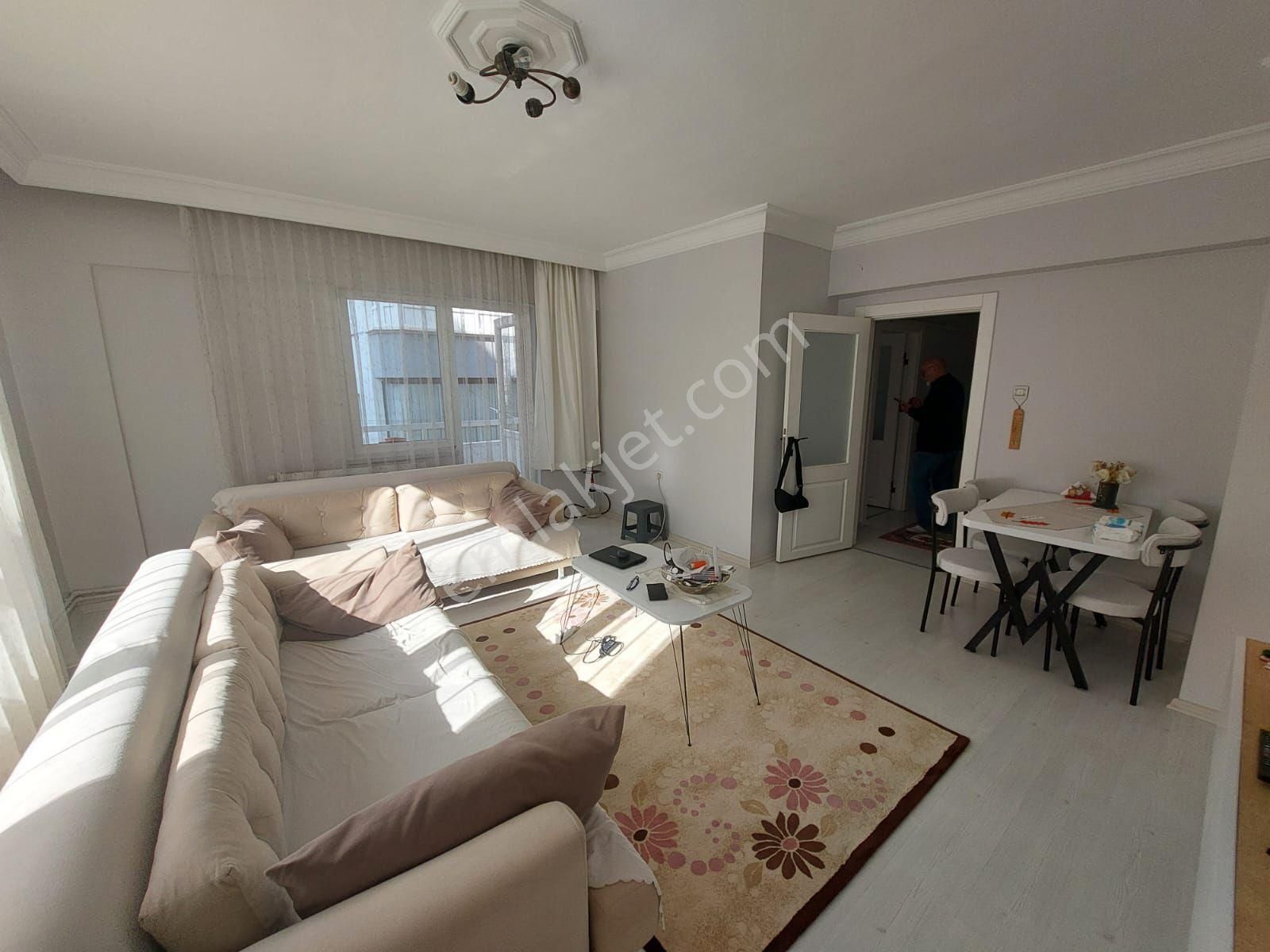 Kutlu'da Mutlu Cad. Üzrinde Katta 3+1 Satılık Daire !!!