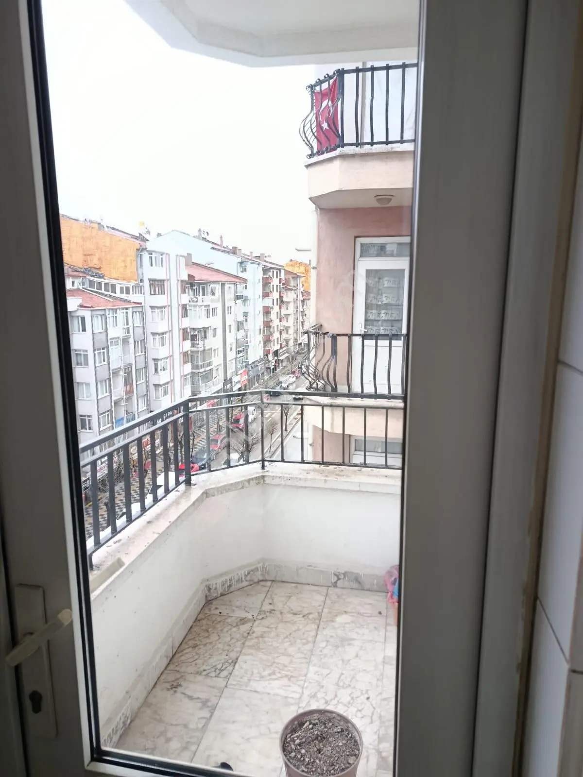 Afyon Tezcan Emlaktan Kurtuluş Ana Cadde Üstü 2+1 Kiralık Daire - Görsel 15