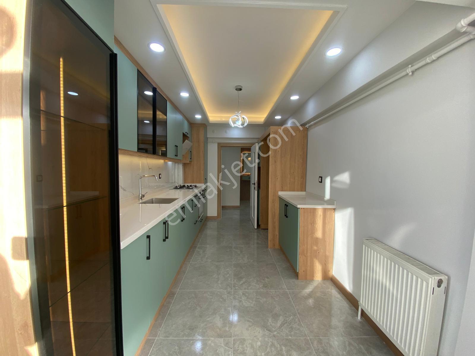 Koza Emlaktan Ertuğrulgazi Mahalesinde Site İçinde Ara Katta Lüxx Yapılı Bağımsız 3+1 Satılık Daire - Görsel 5
