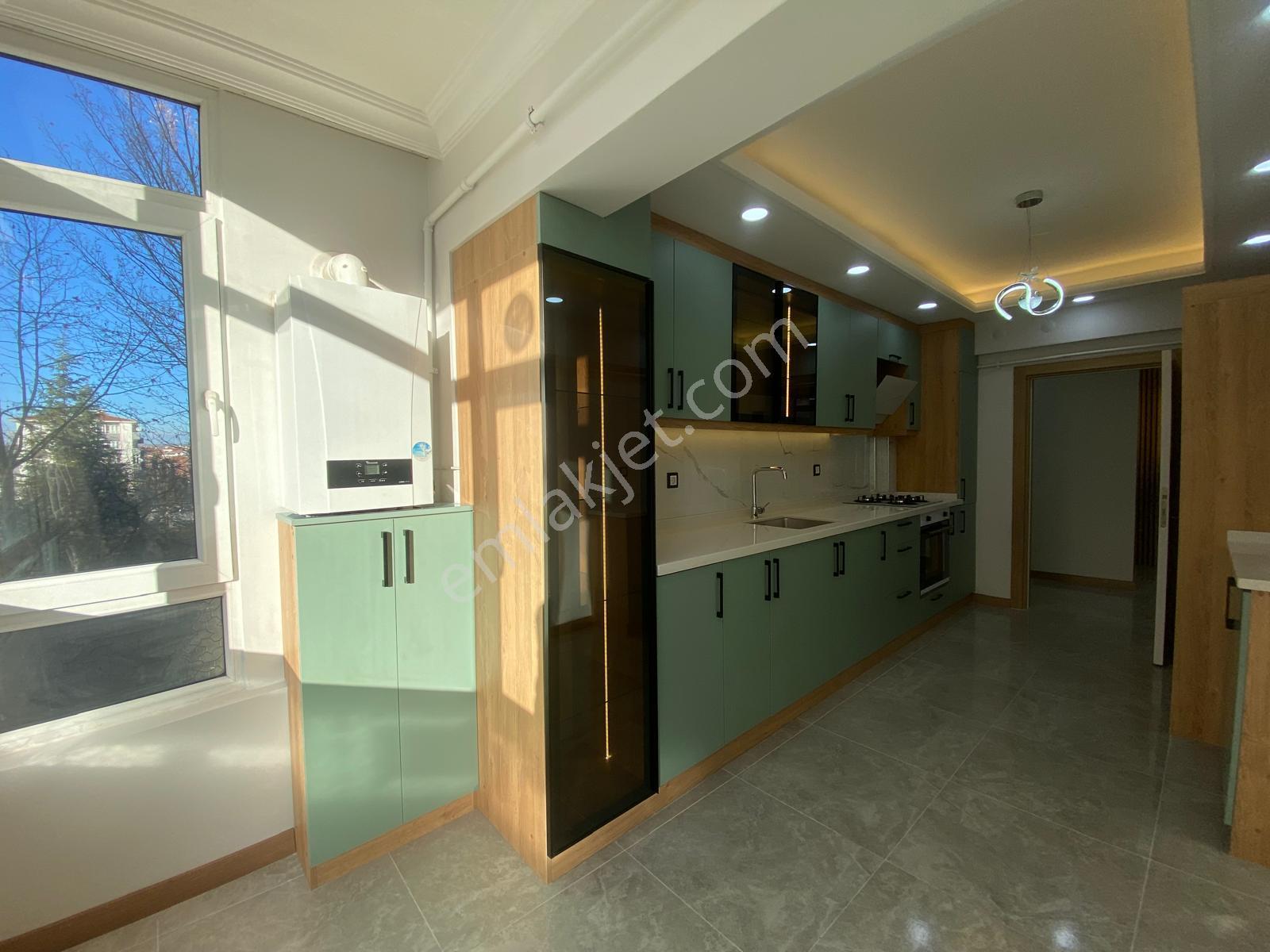 Koza Emlaktan Ertuğrulgazi Mahalesinde Site İçinde Ara Katta Lüxx Yapılı Bağımsız 3+1 Satılık Daire - Görsel 4