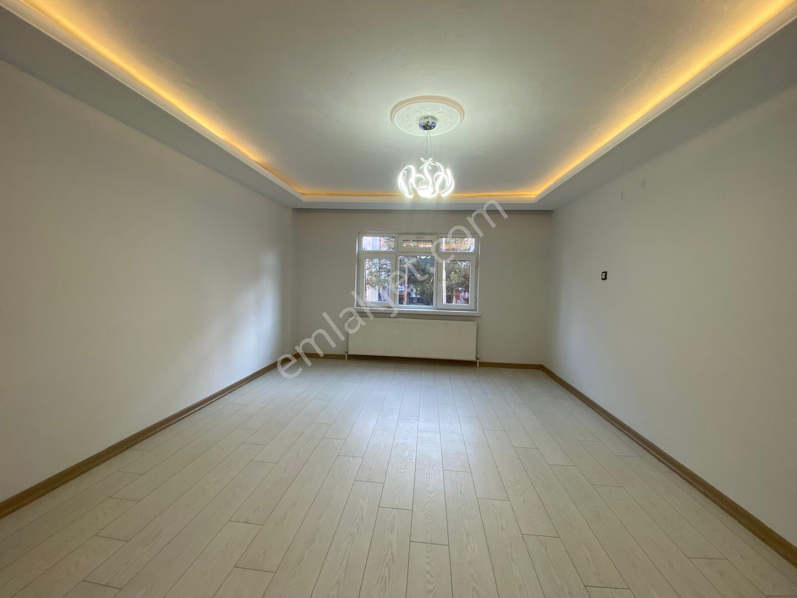 Koza Emlaktan Ertuğrulgazi Mahalesinde Site İçinde Ara Katta Lüxx Yapılı Bağımsız 3+1 Satılık Daire - Görsel 7