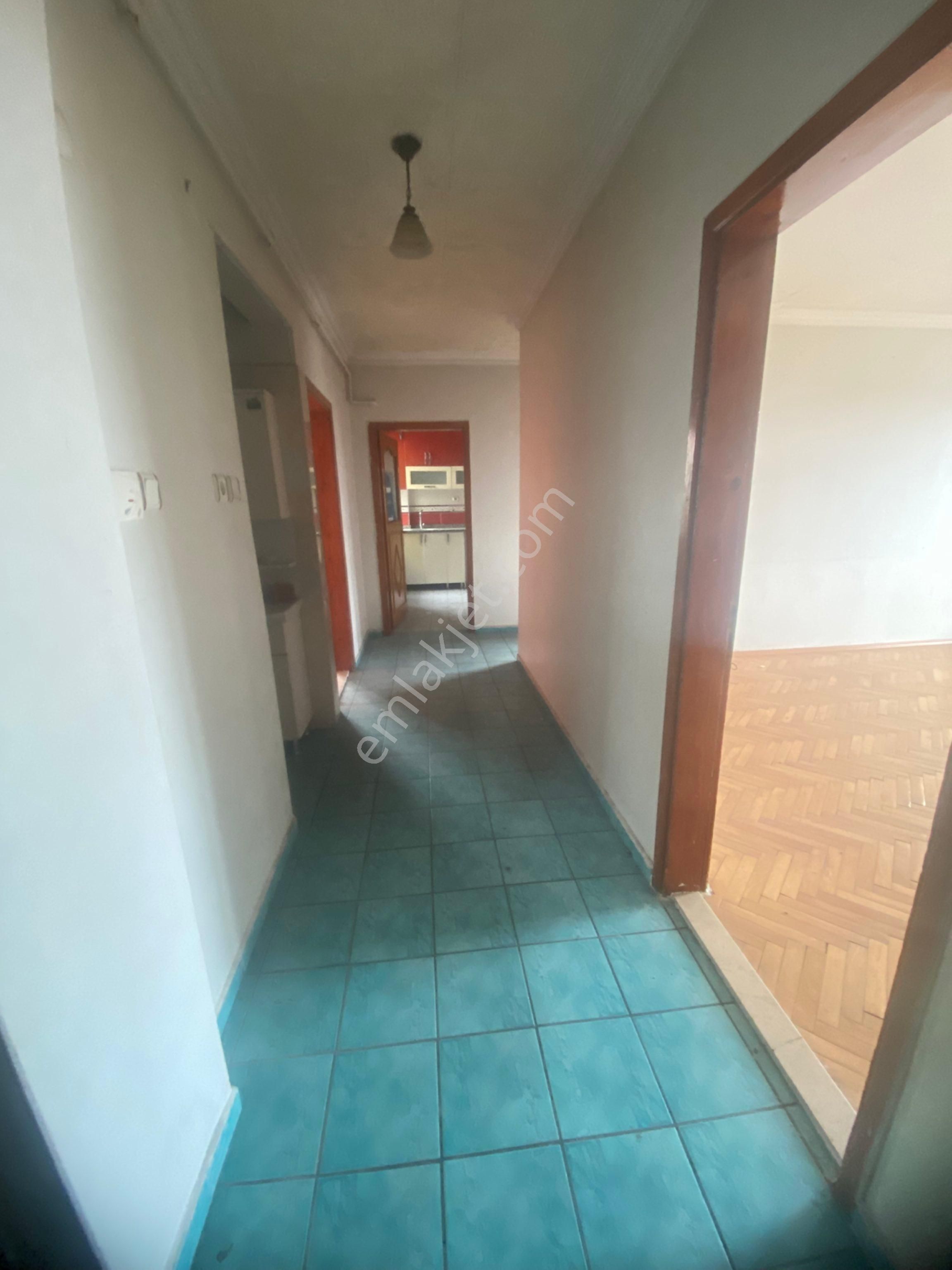 Bağcılar Yüzyıl Kışla Cadde Üzeri 2+1 95m Satılık Daire - Görsel 4