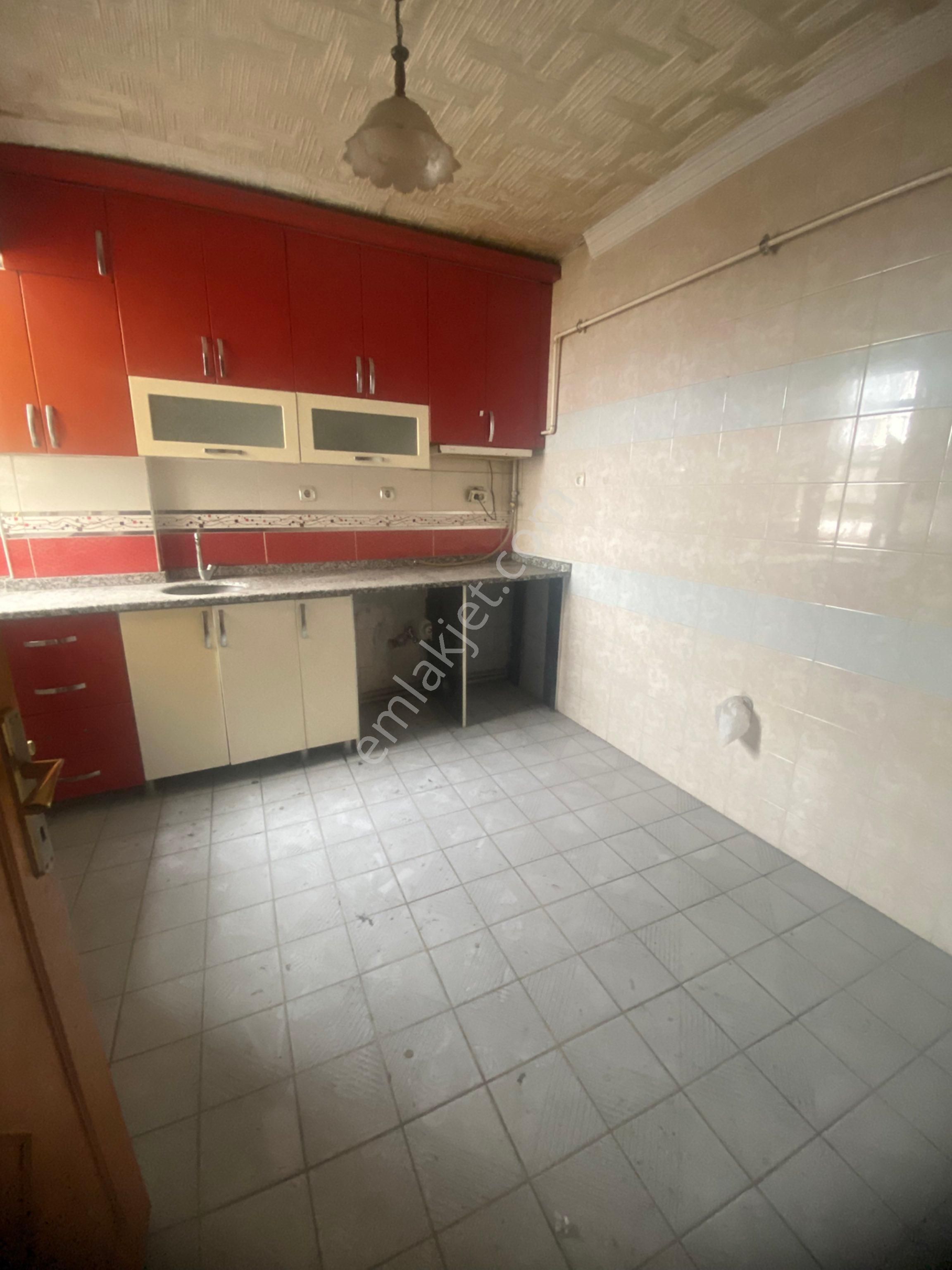 Bağcılar Yüzyıl Kışla Cadde Üzeri 2+1 95m Satılık Daire - Görsel 8