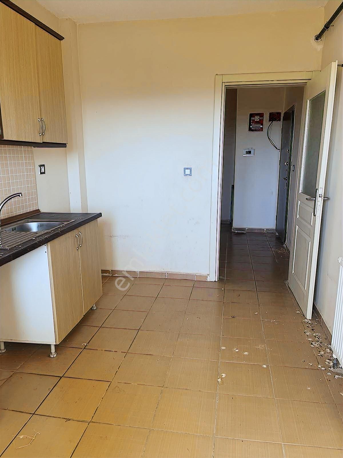 Öz-er Gayrimenkul'den Satılık 3+1 Toki Dairesi - Görsel 8