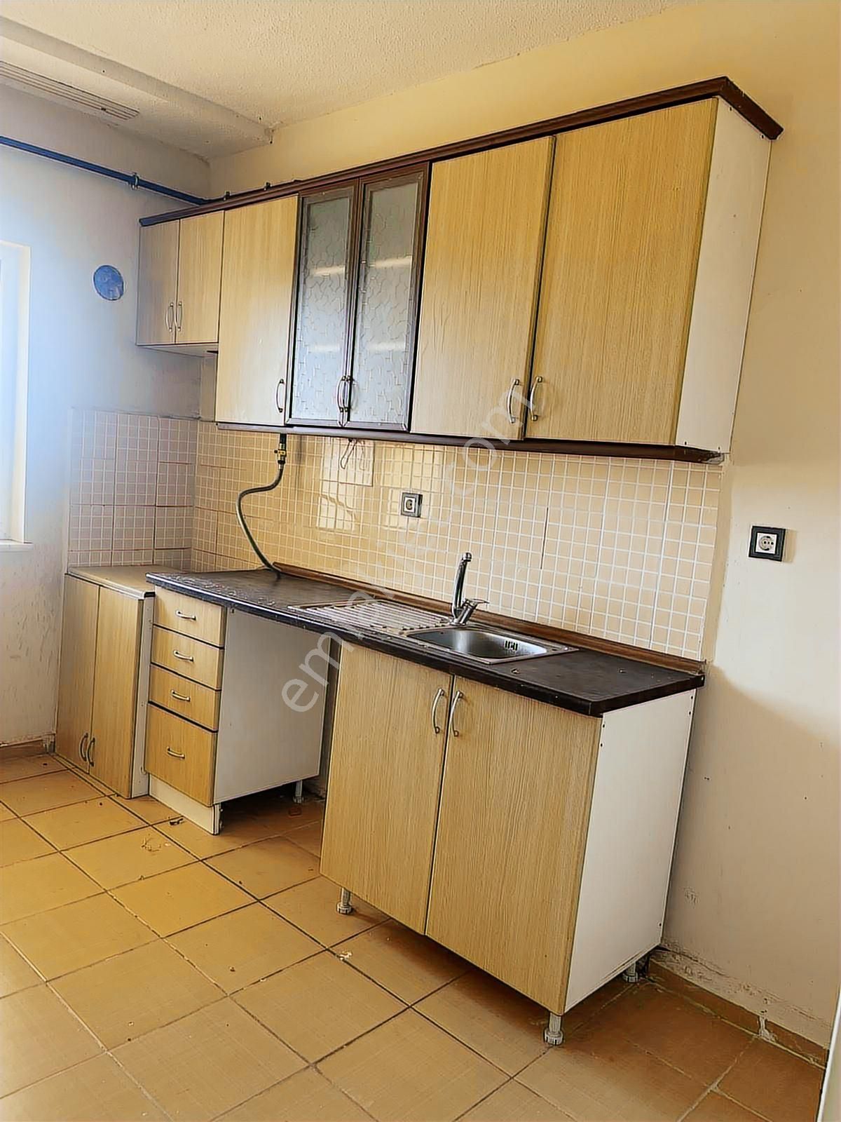 Öz-er Gayrimenkul'den Satılık 3+1 Toki Dairesi - Görsel 2