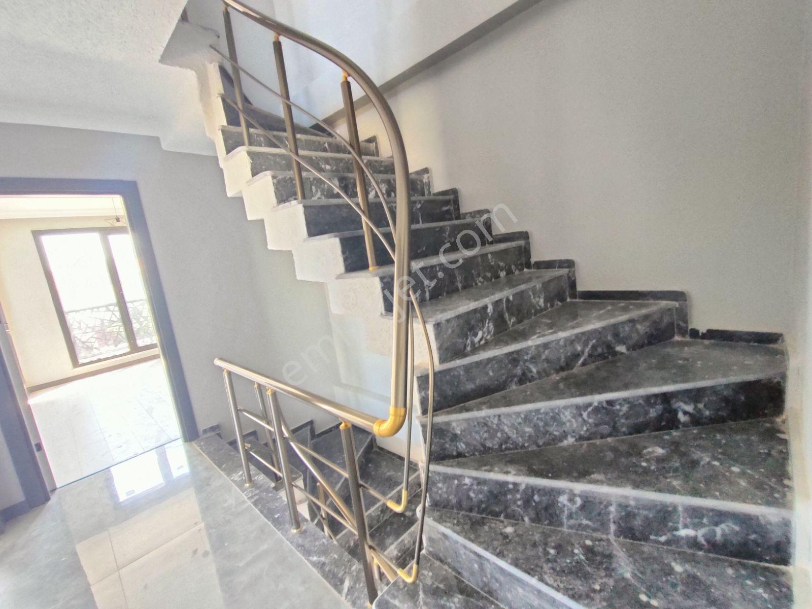 Okula Yakın Merkezde 6+1 Bahçeli Müstakil Villa Kartallar'dan. - Görsel 25