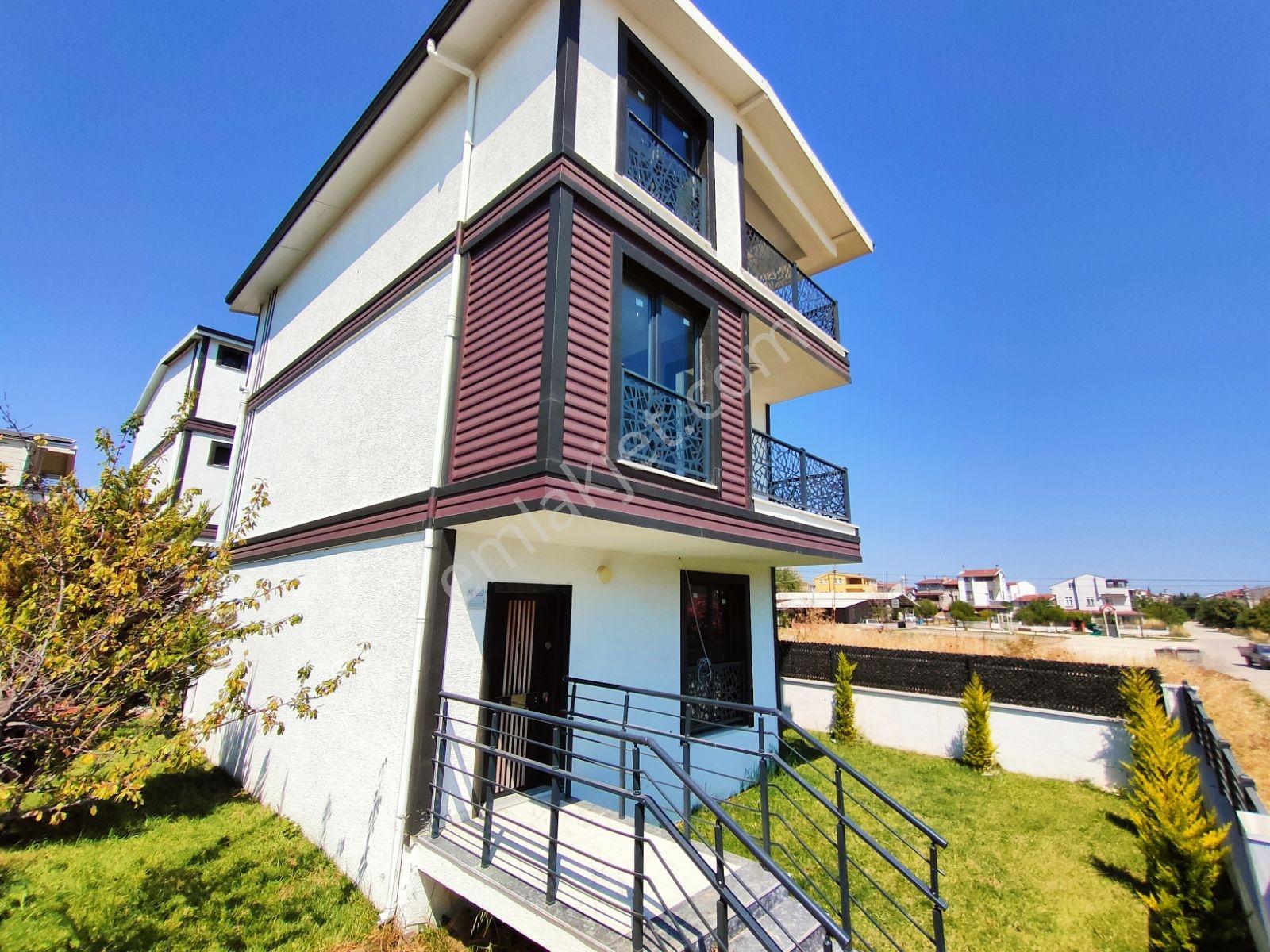 Okula Yakın Merkezde 6+1 Bahçeli Müstakil Villa Kartallar'dan. - Görsel 16
