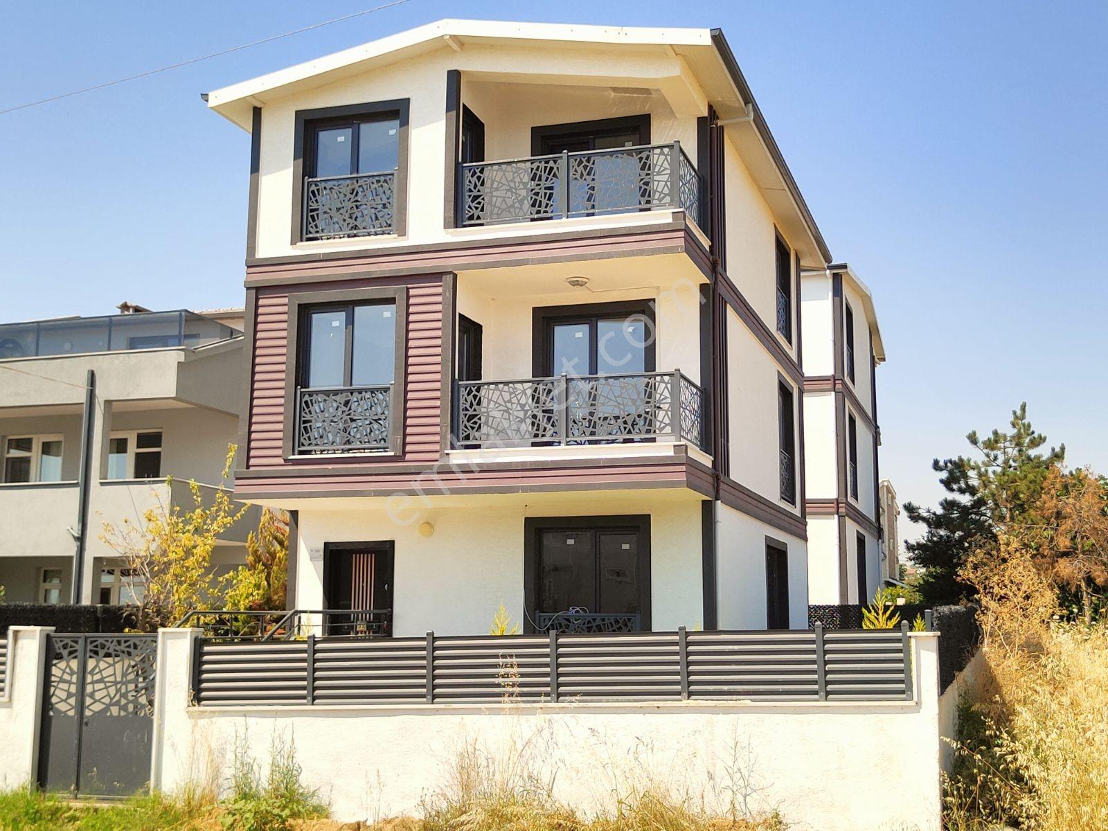 Okula Yakın Merkezde 6+1 Bahçeli Müstakil Villa Kartallar'dan. - Görsel 28