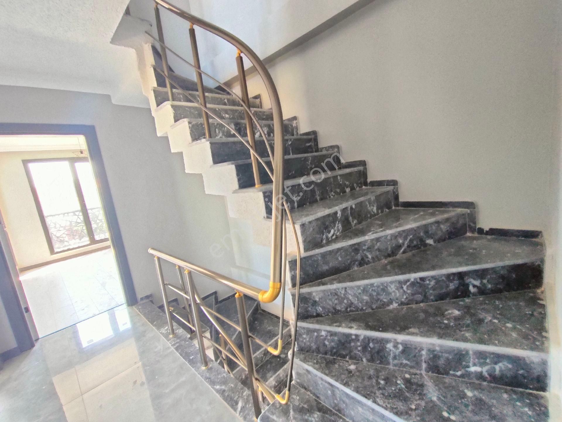 Okula Yakın Merkezde 6+1 Bahçeli Müstakil Villa Kartallar'dan. - Görsel 29