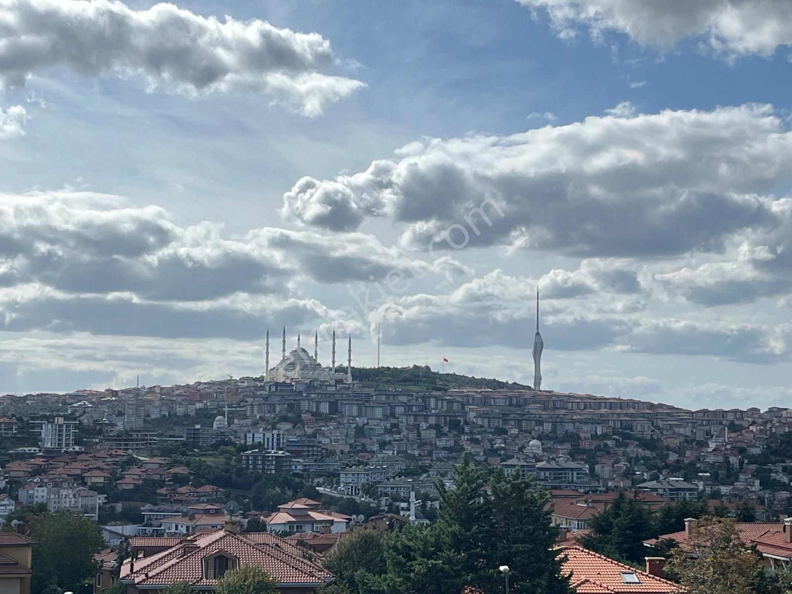 Naturel Emlaktan Çengelköyde 2+1 Geniş Daire