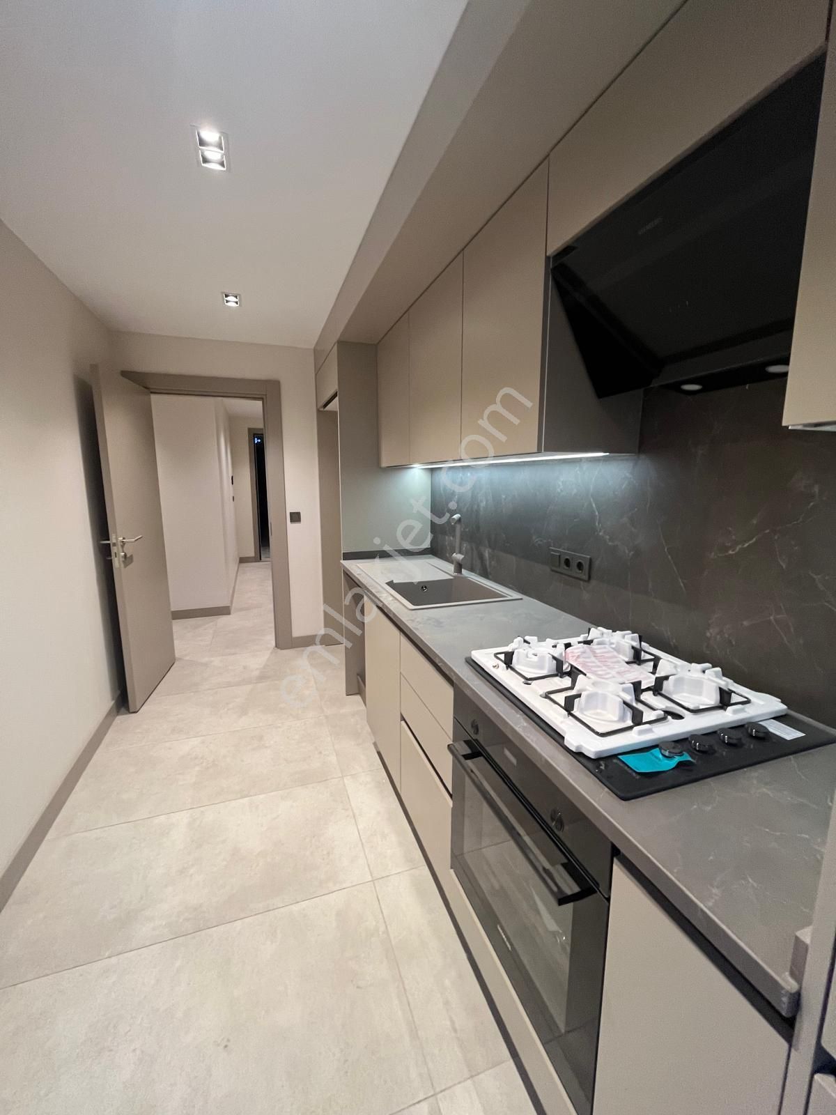 Naturel Emlaktan Çengelköyde 2+1 Geniş Daire - Görsel 8