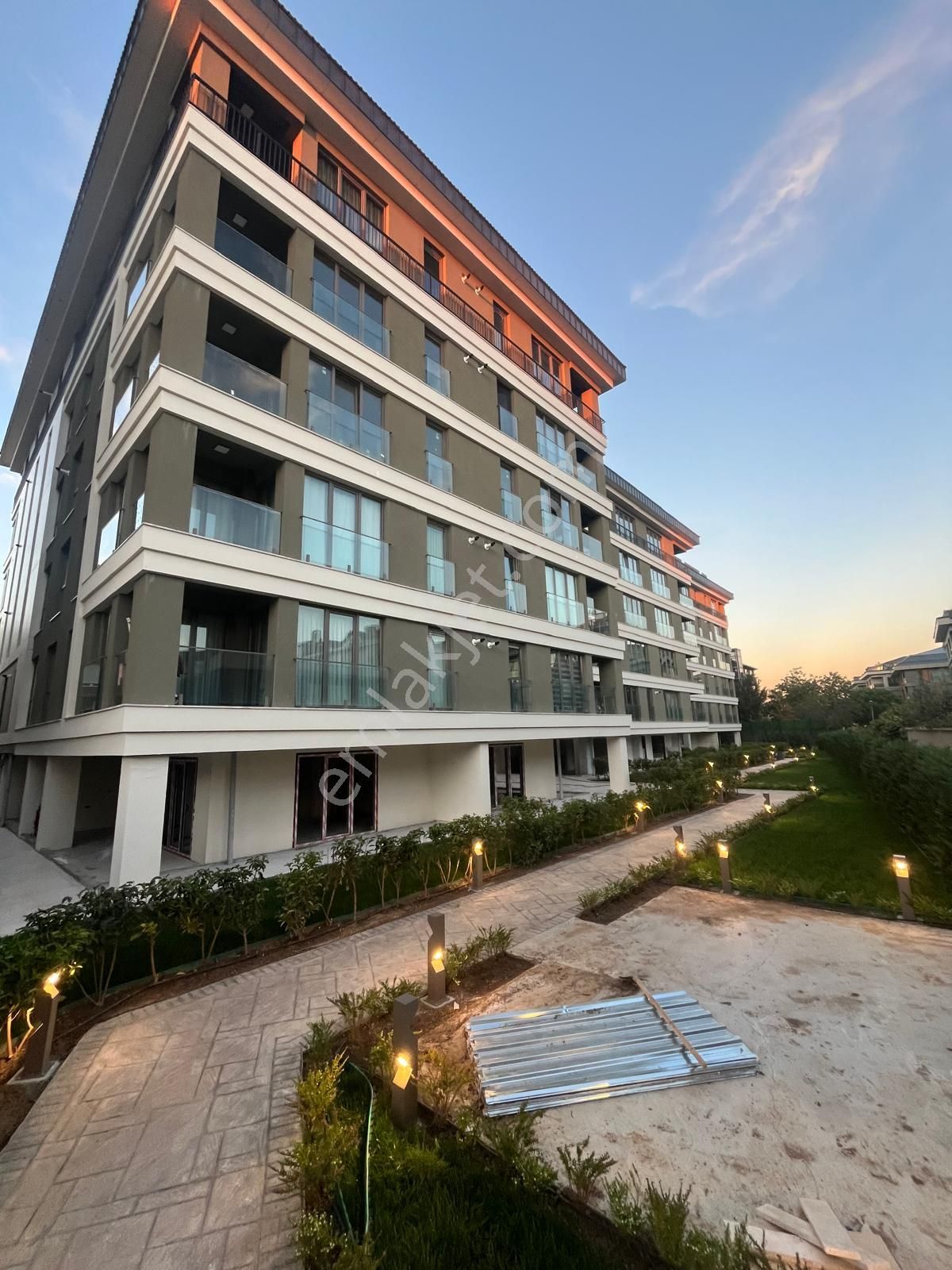 Naturel Emlaktan Çengelköyde 2+1 Geniş Daire - Görsel 4