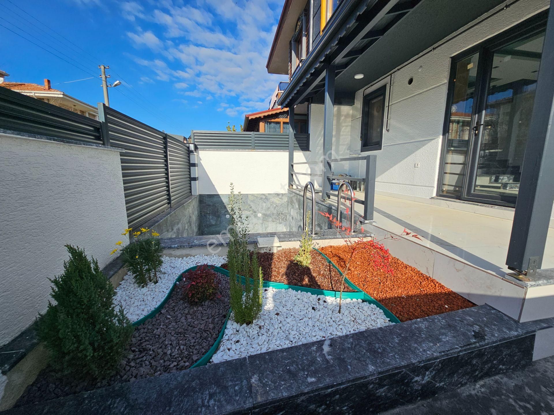 Kocaali Sakarya'da 3+1 Deniz 'e 70 Mt. Mesafede , Havuzlu , Yerden Isıtmalı Villa - Görsel 8