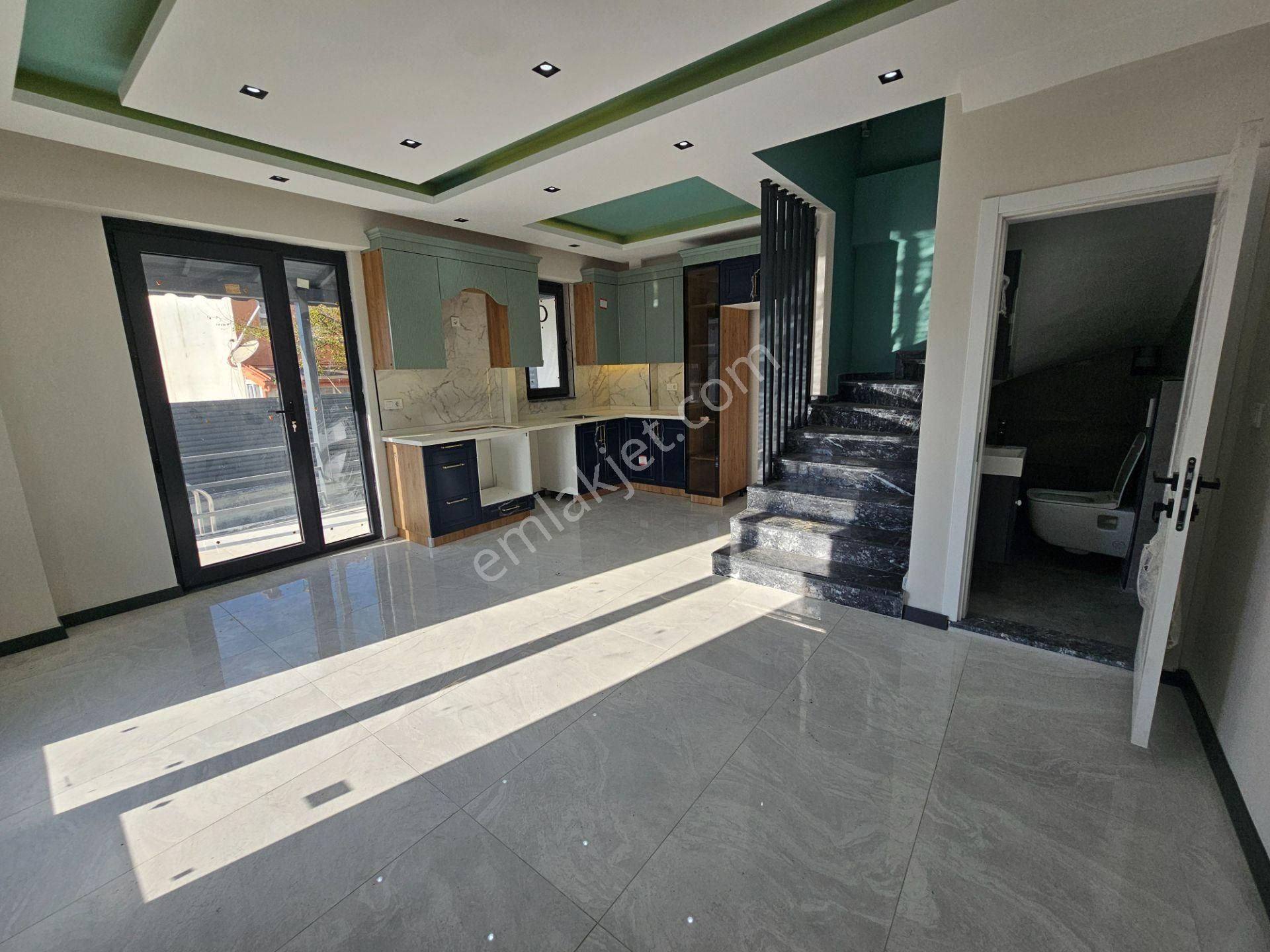 Kocaali Sakarya'da 3+1 Deniz 'e 70 Mt. Mesafede , Havuzlu , Yerden Isıtmalı Villa - Görsel 10