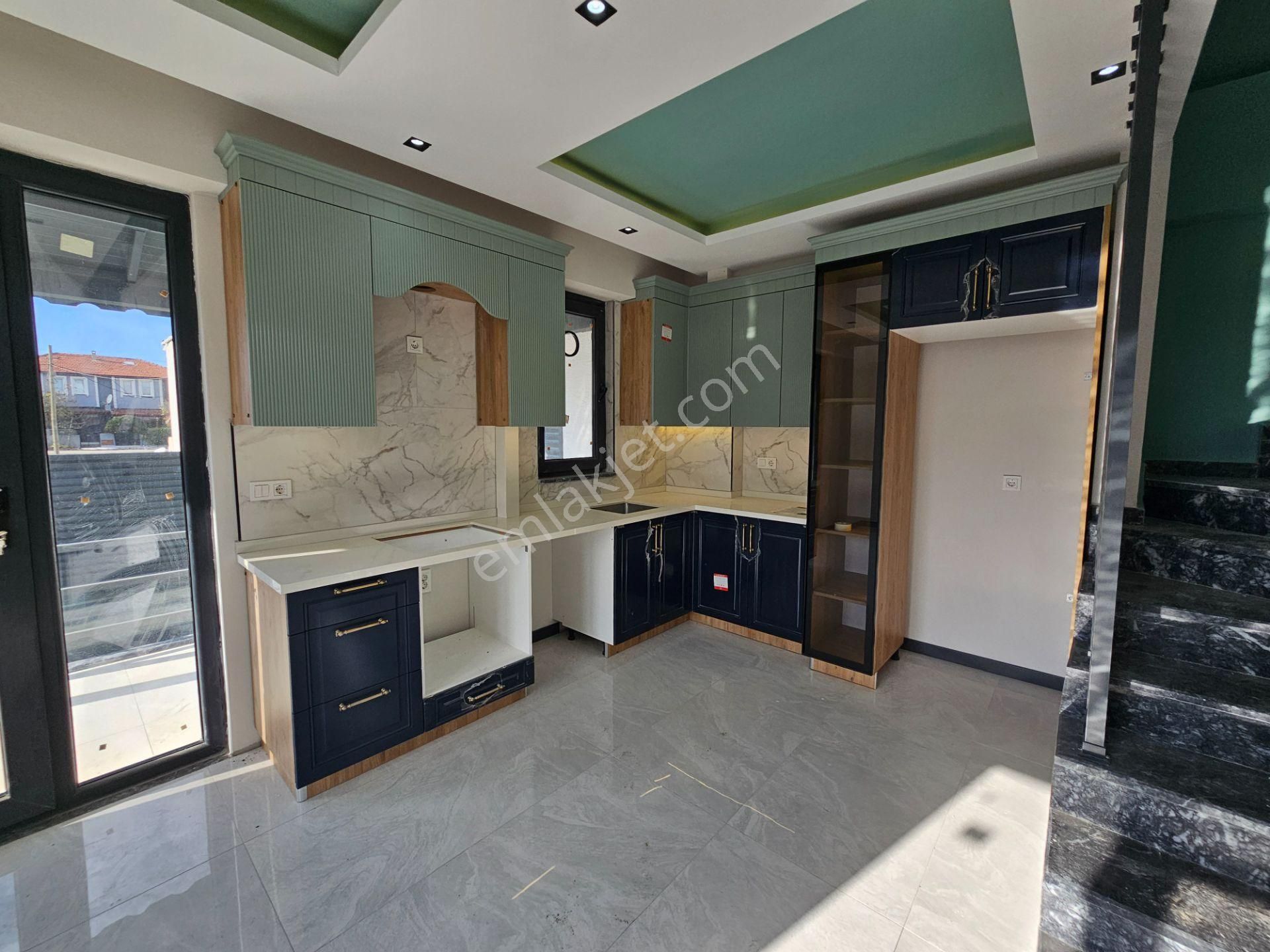 Kocaali Sakarya'da 3+1 Deniz 'e 70 Mt. Mesafede , Havuzlu , Yerden Isıtmalı Villa - Görsel 12