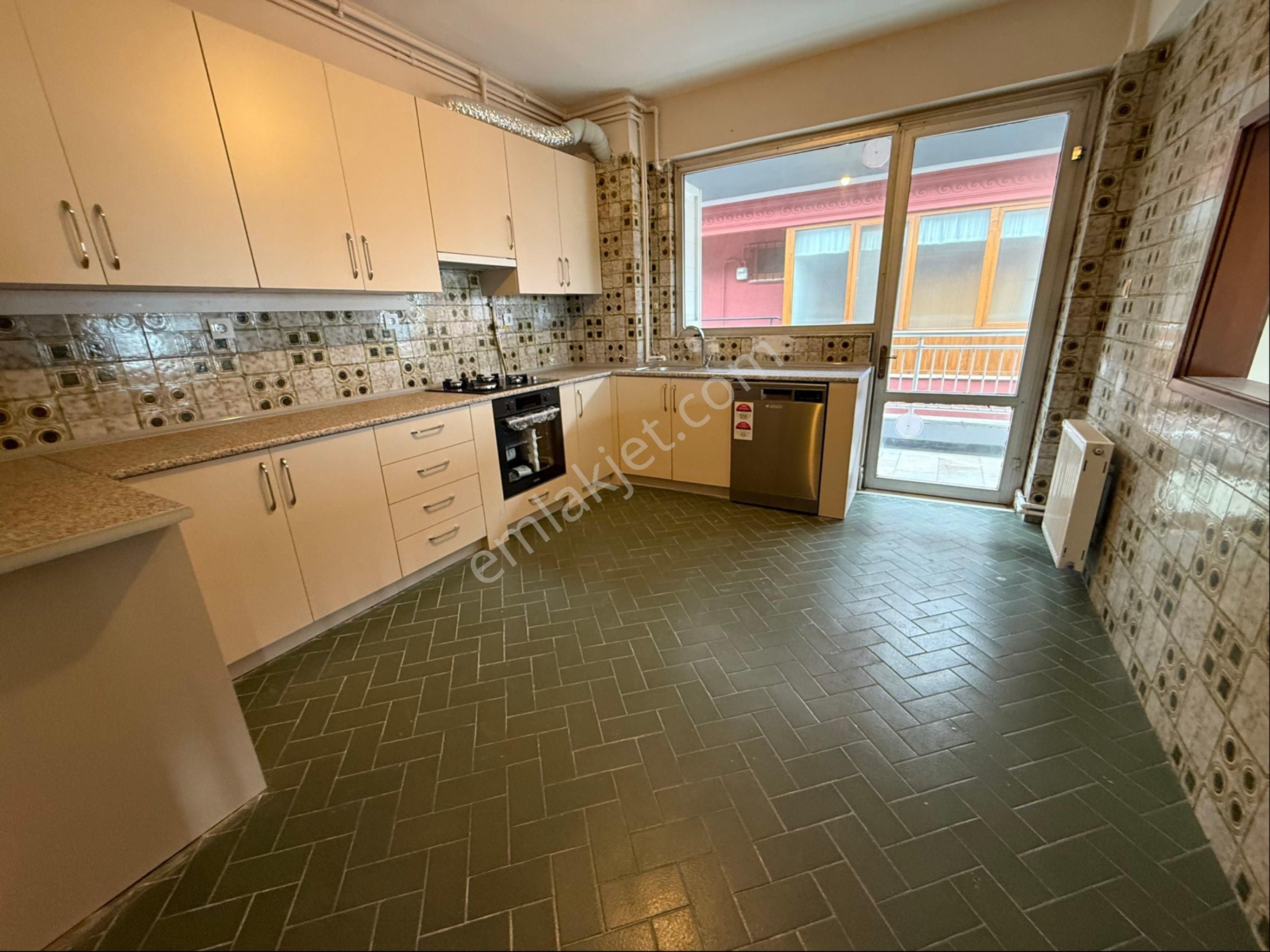 Esa Gayrimenkul’den Avcılar’da Kiralık Deniz Manzaralı Daire - Görsel 12