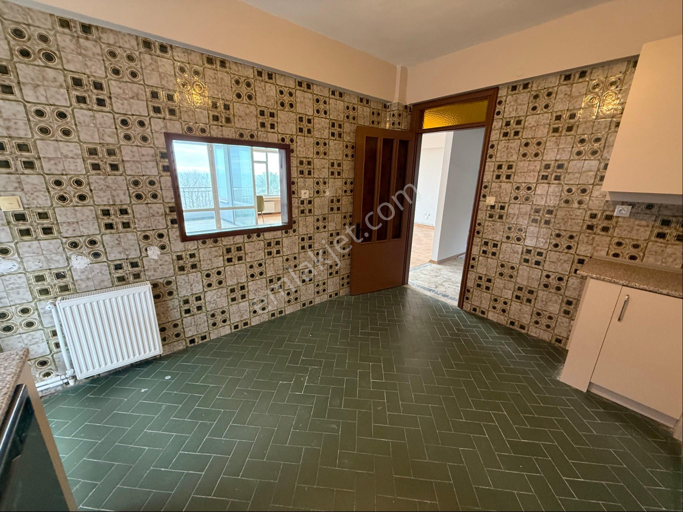 Esa Gayrimenkul’den Avcılar’da Kiralık Deniz Manzaralı Daire - Görsel 13