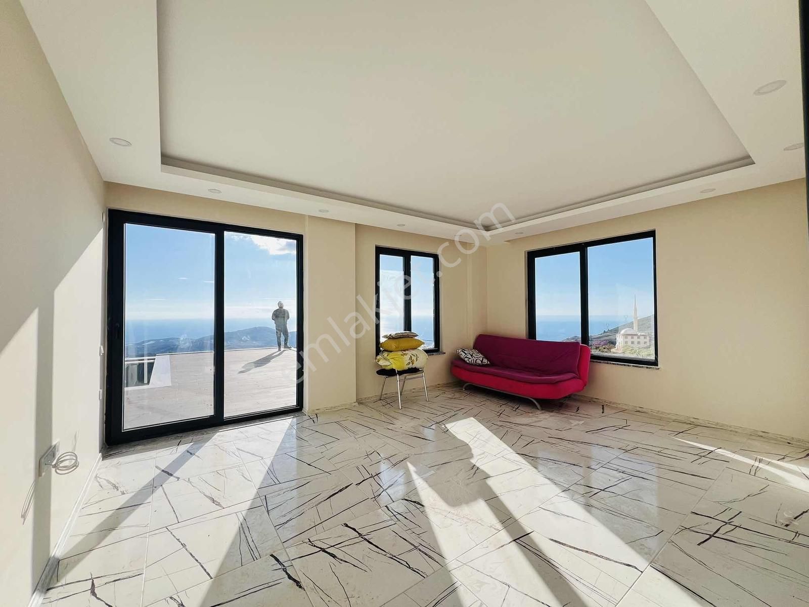 Alanya Gözüküçüklüde Ful Manzaralı Satılık 3+1 Villa - Görsel 34