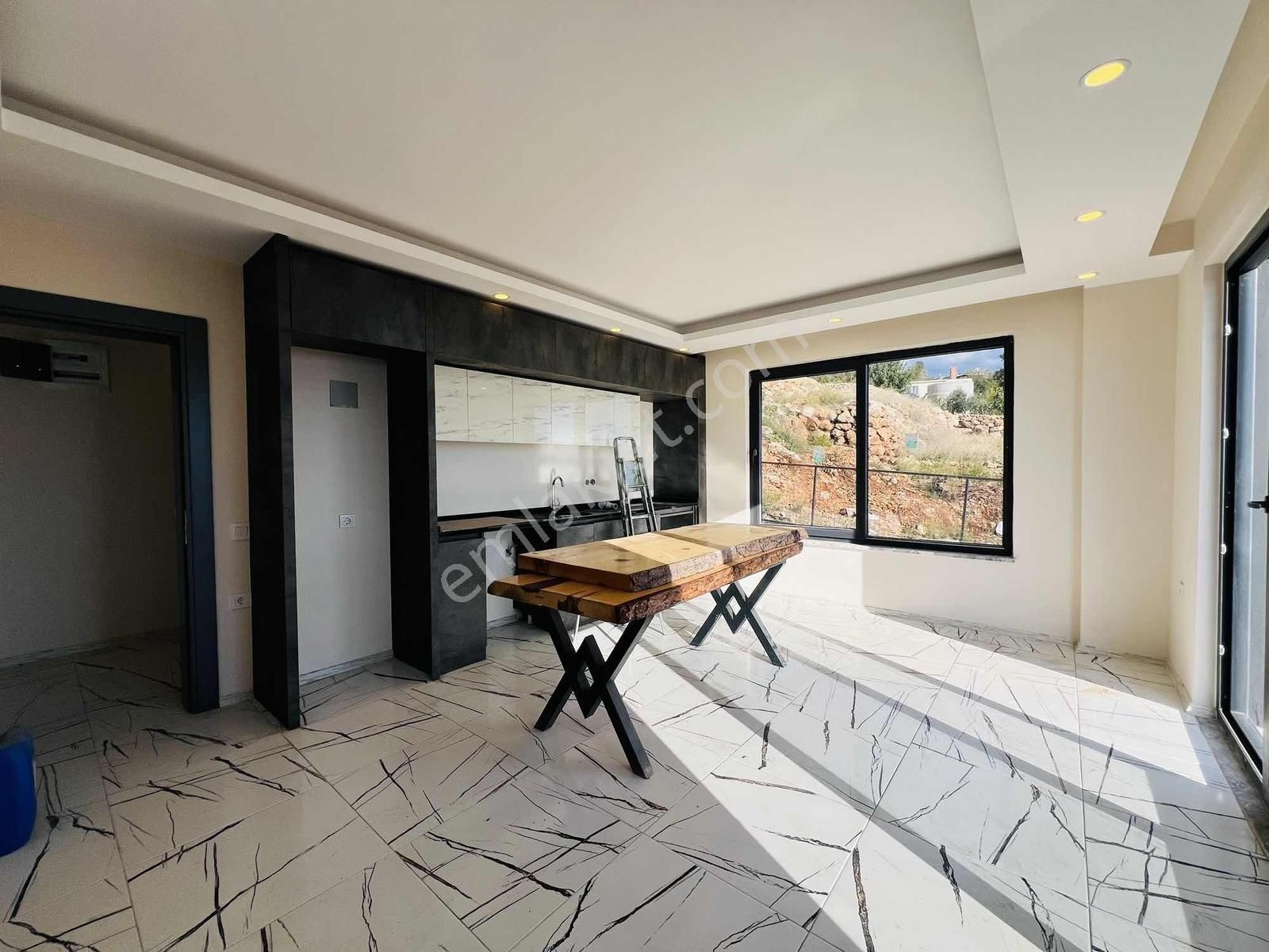 Alanya Gözüküçüklüde Ful Manzaralı Satılık 3+1 Villa - Görsel 35