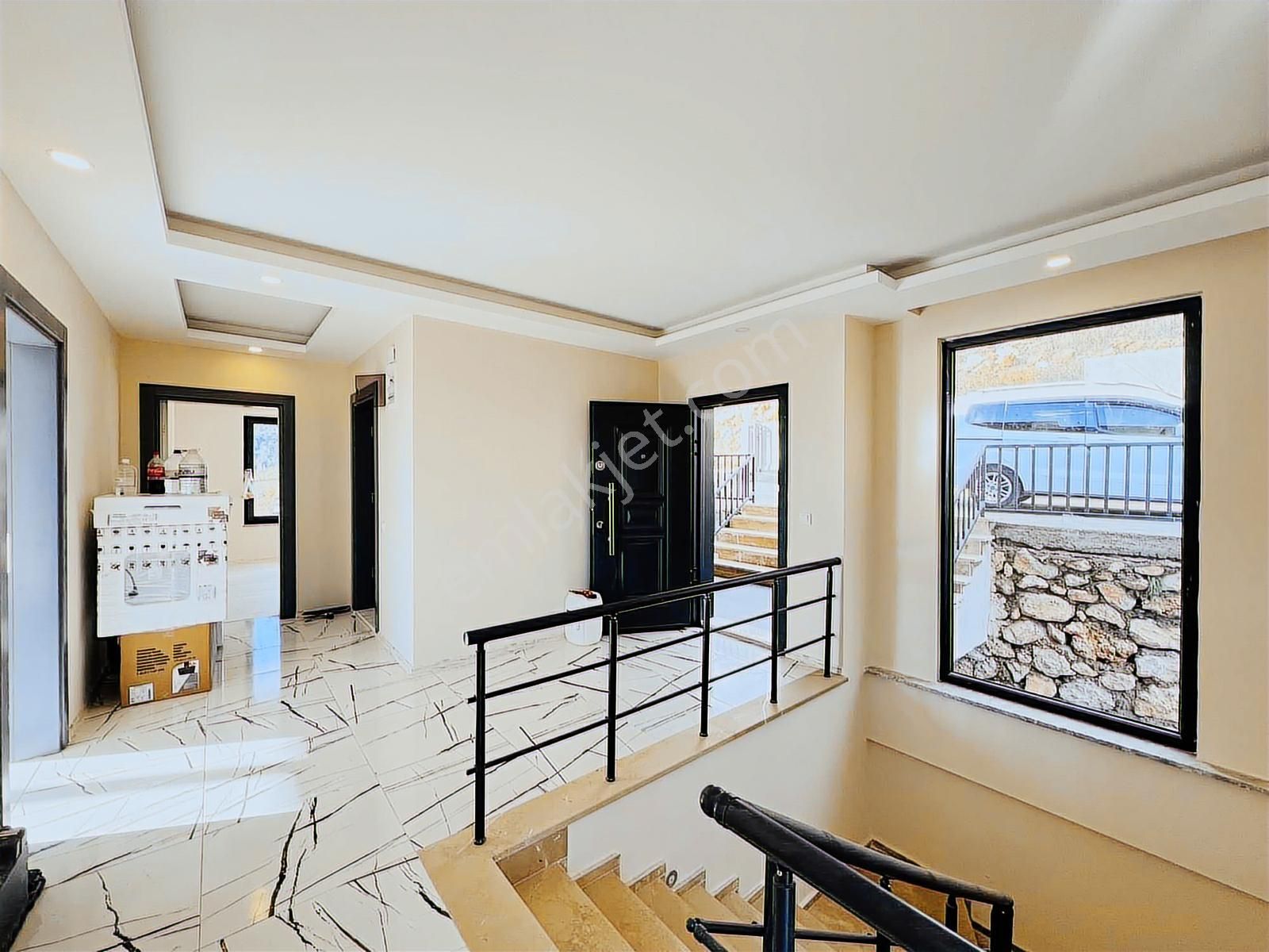 Alanya Gözüküçüklüde Ful Manzaralı Satılık 3+1 Villa - Görsel 8