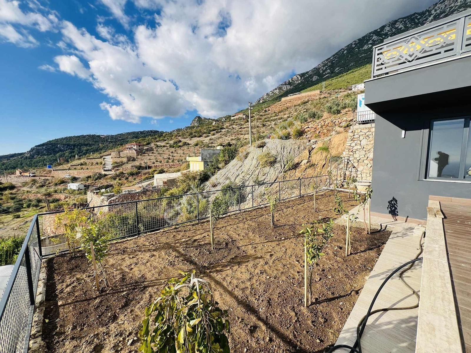 Alanya Gözüküçüklüde Ful Manzaralı Satılık 3+1 Villa - Görsel 9