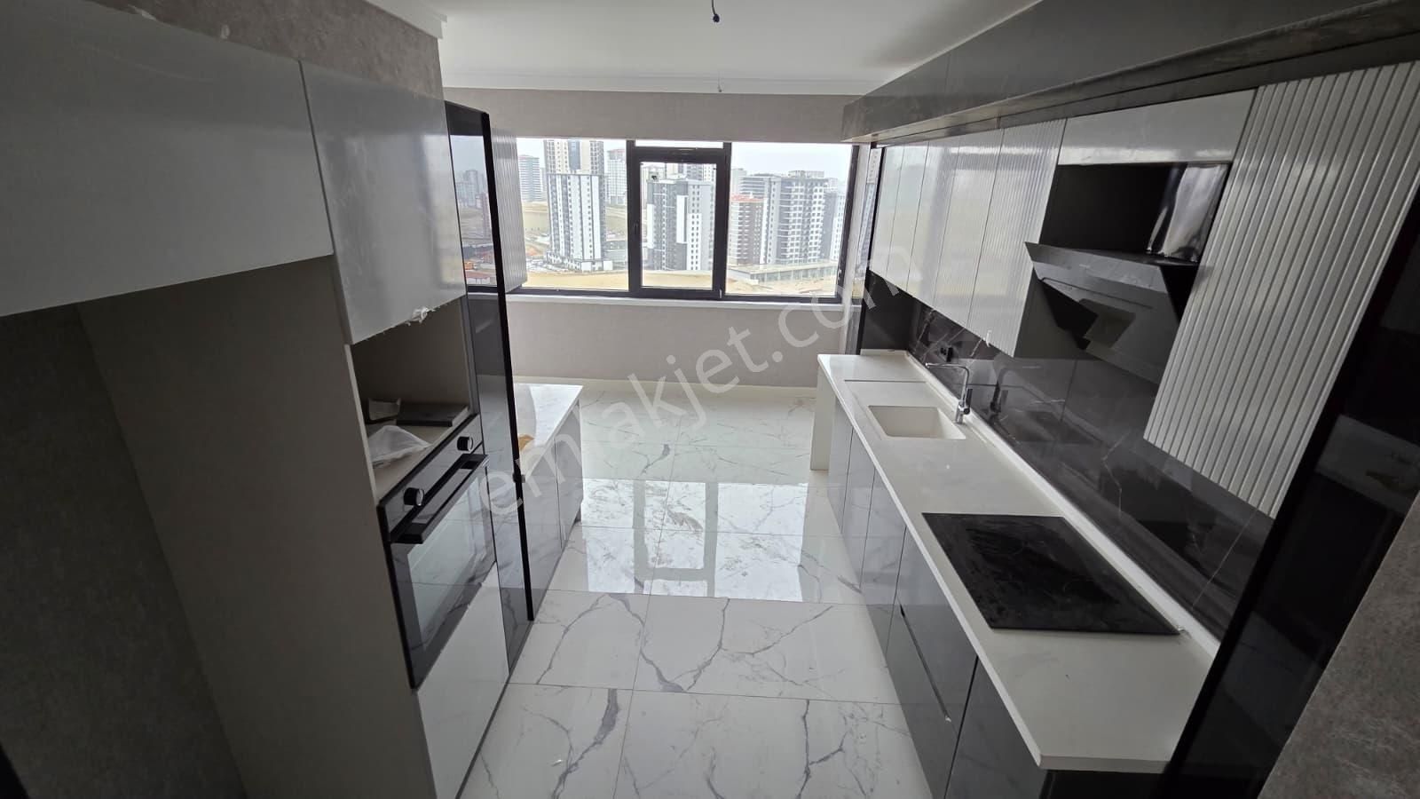 Batıkent Yuvaköy Bienza Sitesi Full Donatılı Köşe 2+1 Satılık Daire