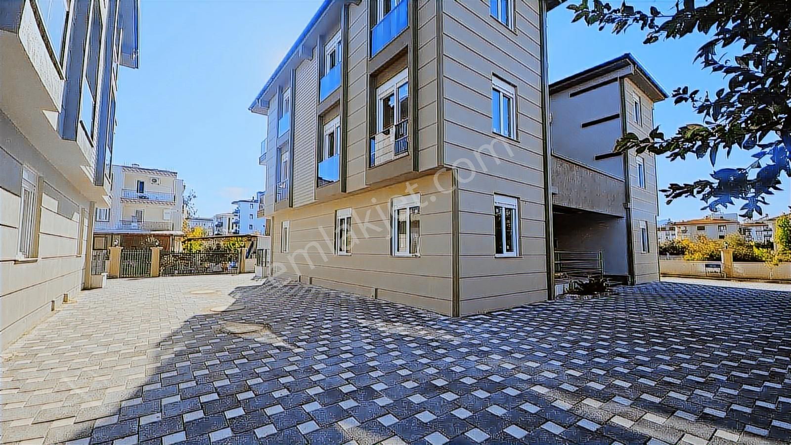 Döşemealtı Belediyesi Yakını 1+1 Daire