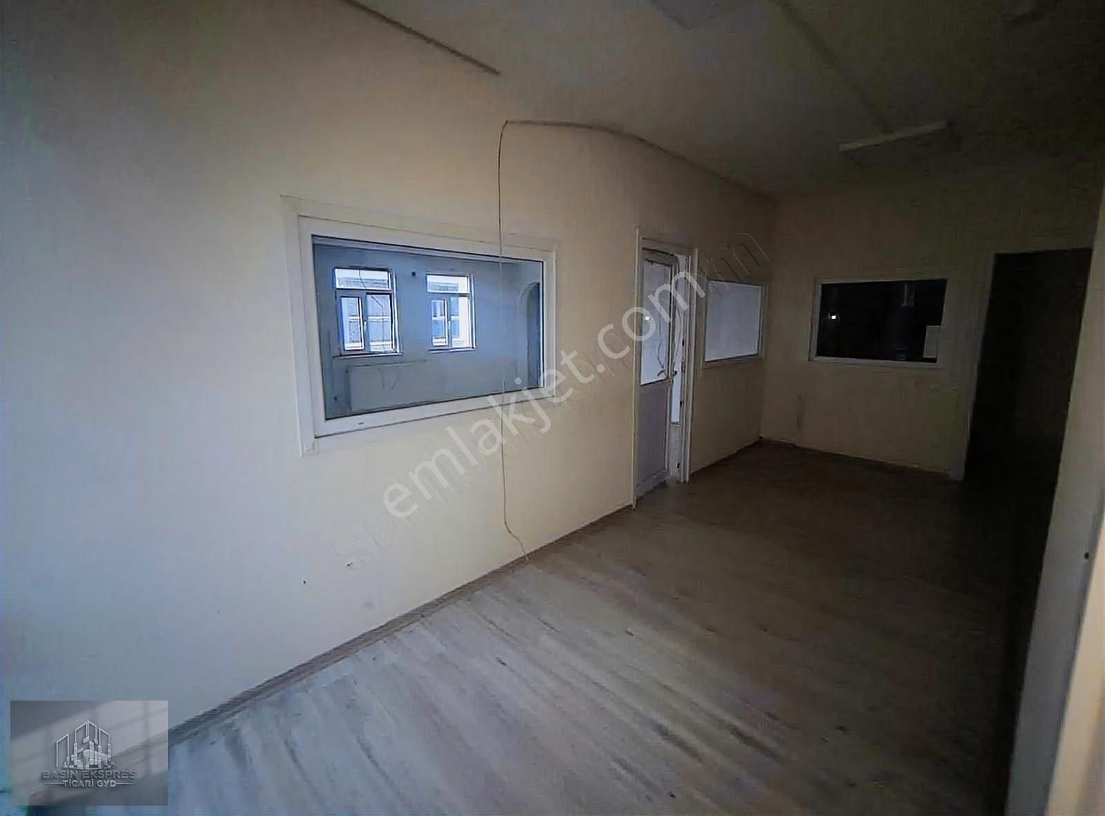Sulyapıdan 1000 M2 Kiralik İş Yeri İmalata Atölye Showroma Uygun - Görsel 21