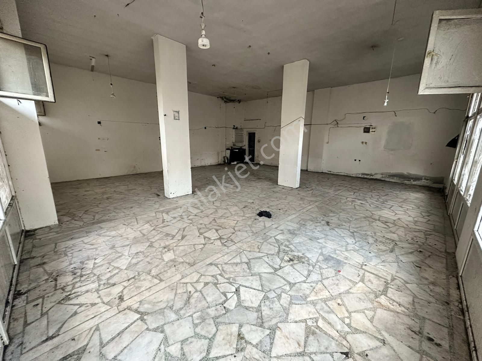 Aktif'den Kurdali'de Köşebaşı'nda 130m2+ön Kullanım Alanlı Satılık Dükkan - Görsel 4