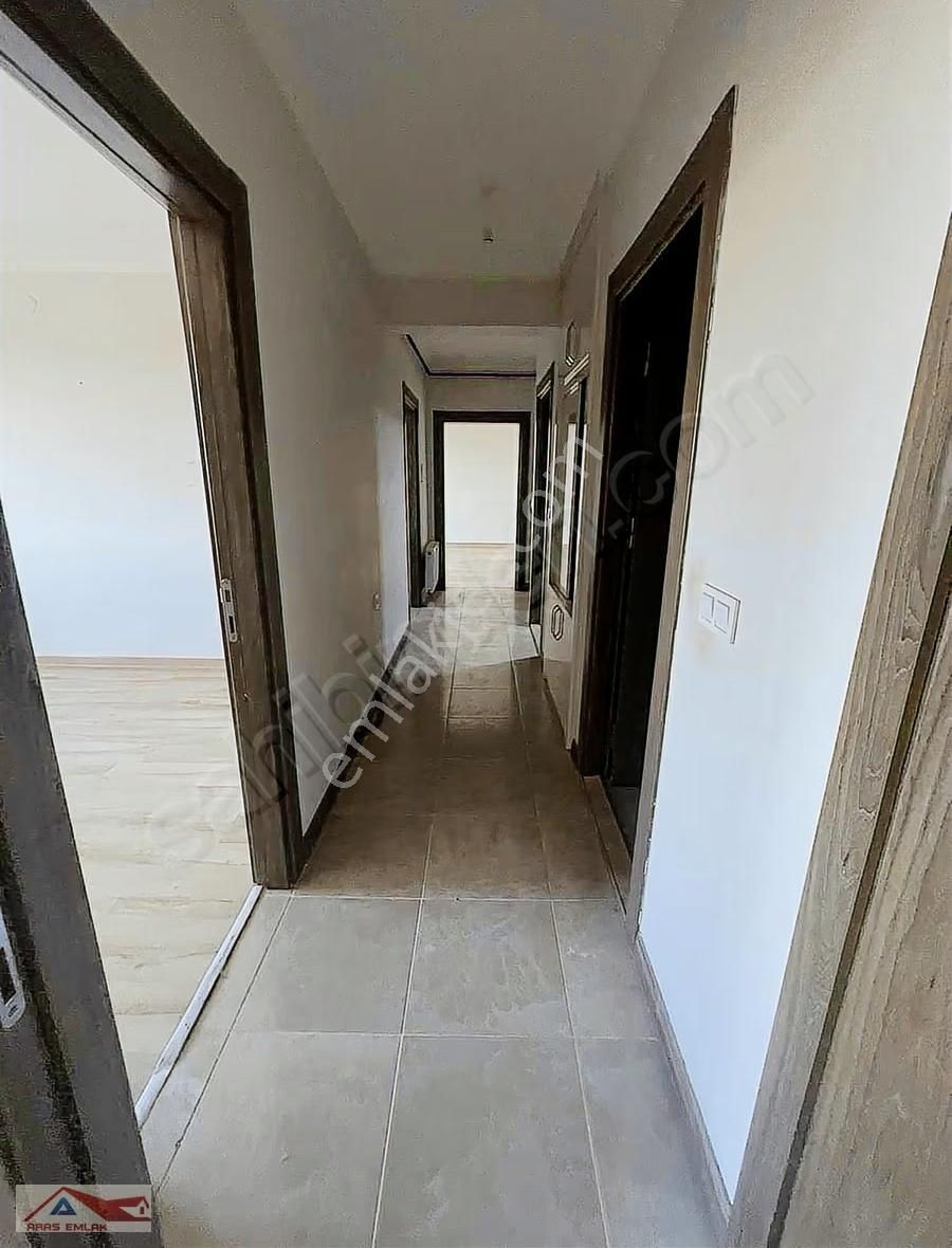 Tokide Site İçinde 8.katta Geniş Boyalı 2+1 Ferah Kaçmaz Daire - Görsel 2