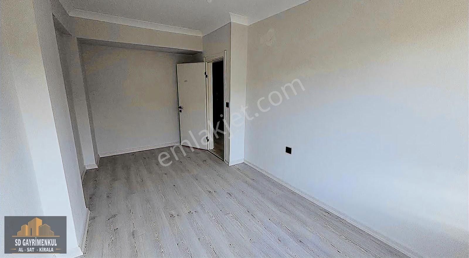 Gömeç Kemalpaşada Merkezi Konumda 2+1 Satılık Daire - Görsel 2