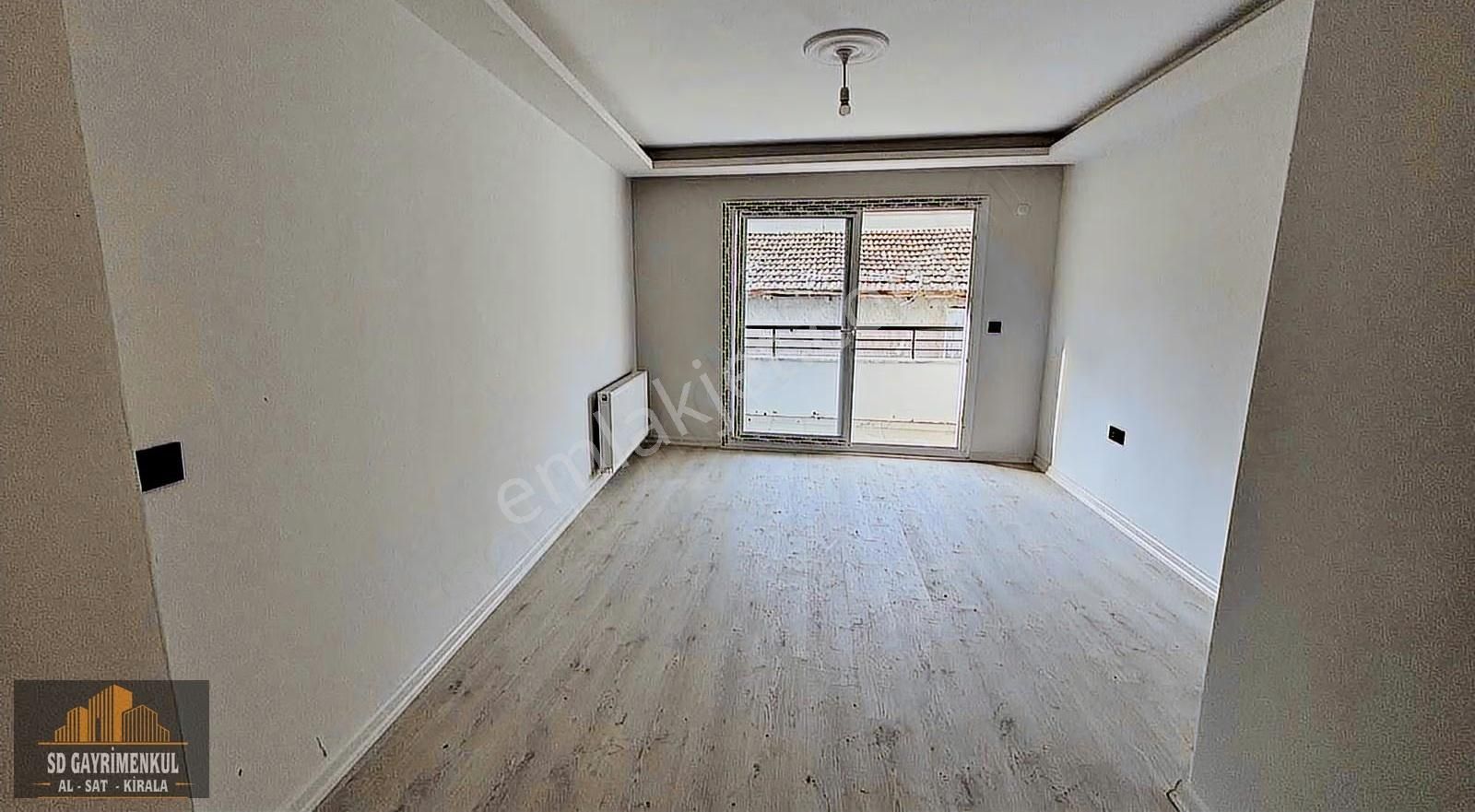 Gömeç Kemalpaşada Merkezi Konumda 2+1 Satılık Daire
