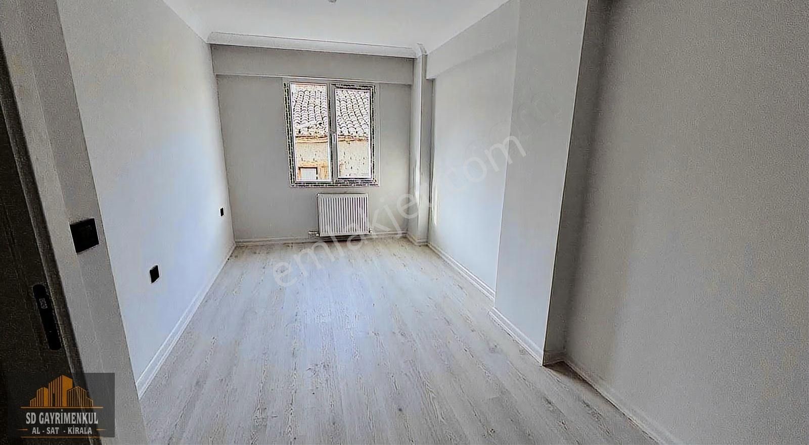 Gömeç Kemalpaşada Merkezi Konumda 2+1 Satılık Daire - Görsel 10