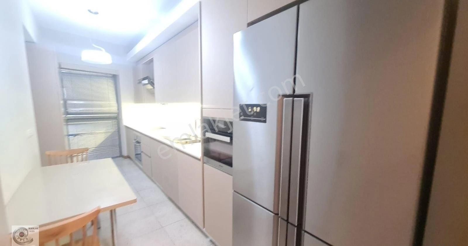 Maslak 1453 Sitesinde Büyük Tip 2+1 Satılık Daire ***boş***