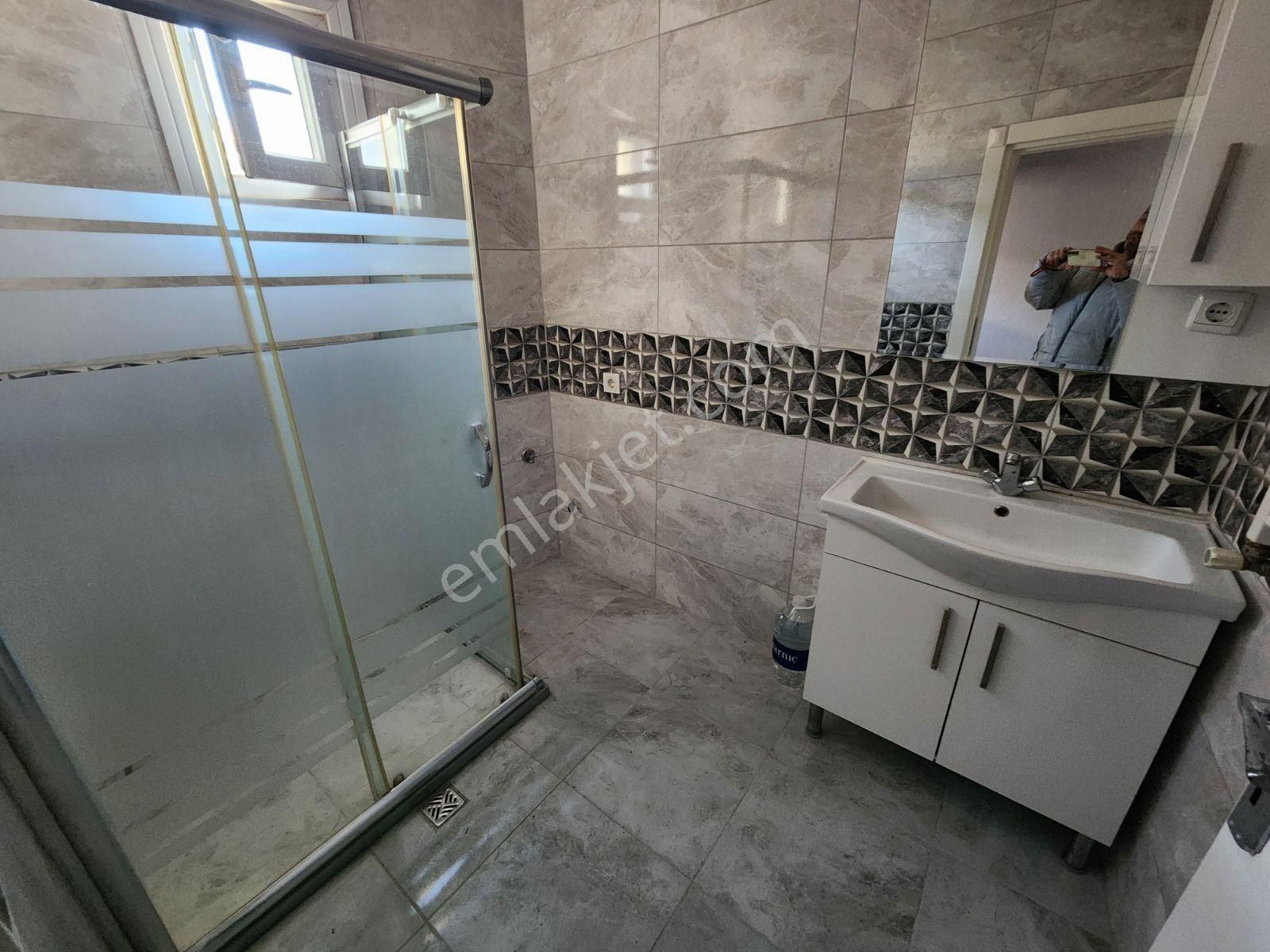 Siyavuşpaşa Ulubatlı Hasan Cad. 2+1 85m2 4.kat Asansörlü