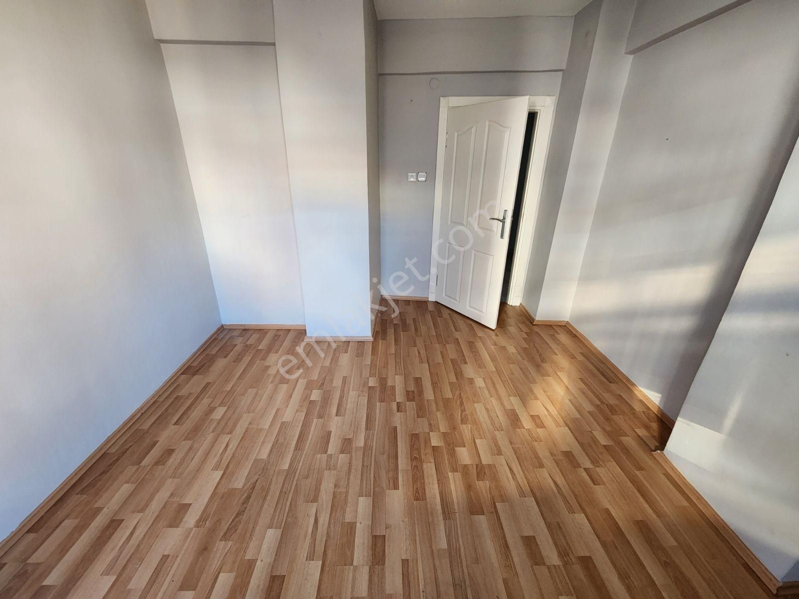 Siyavuşpaşa Ulubatlı Hasan Cad. 2+1 85m2 4.kat Asansörlü - Görsel 15