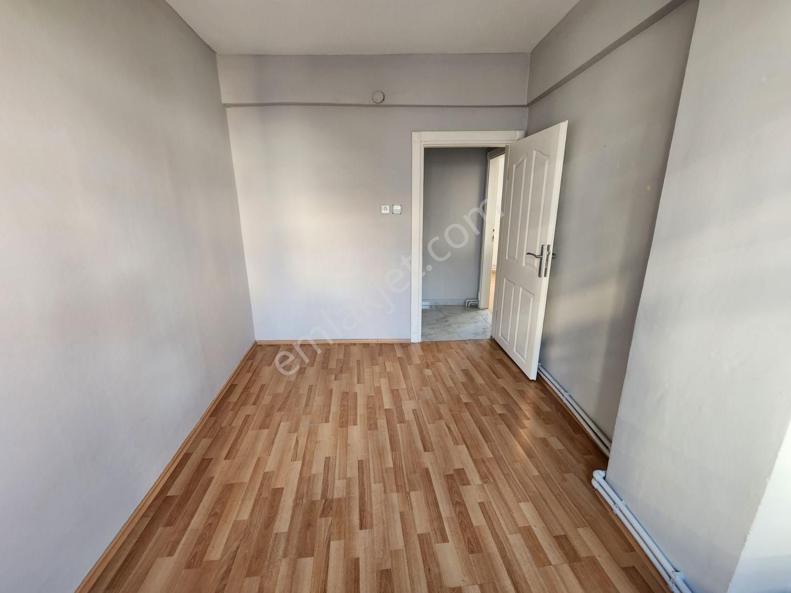 Siyavuşpaşa Ulubatlı Hasan Cad. 2+1 85m2 4.kat Asansörlü - Görsel 17