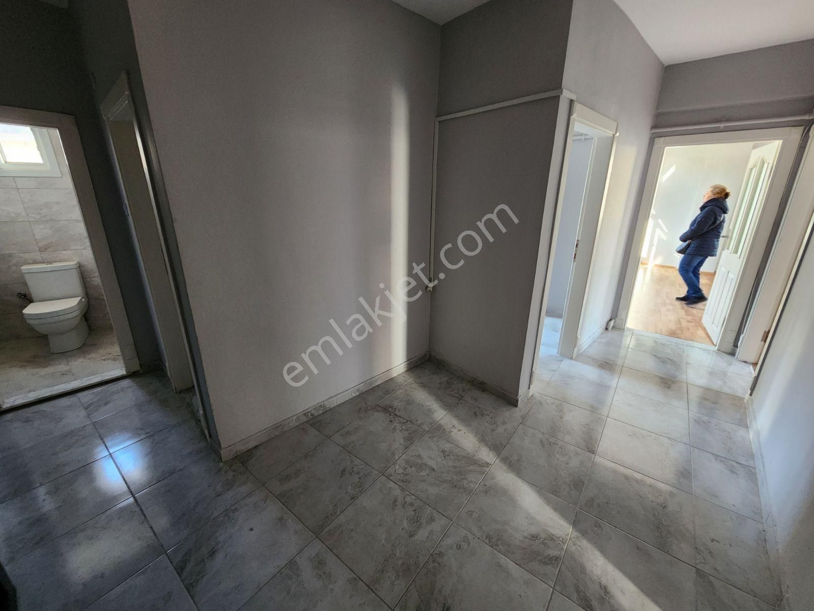 Siyavuşpaşa Ulubatlı Hasan Cad. 2+1 85m2 4.kat Asansörlü - Görsel 2