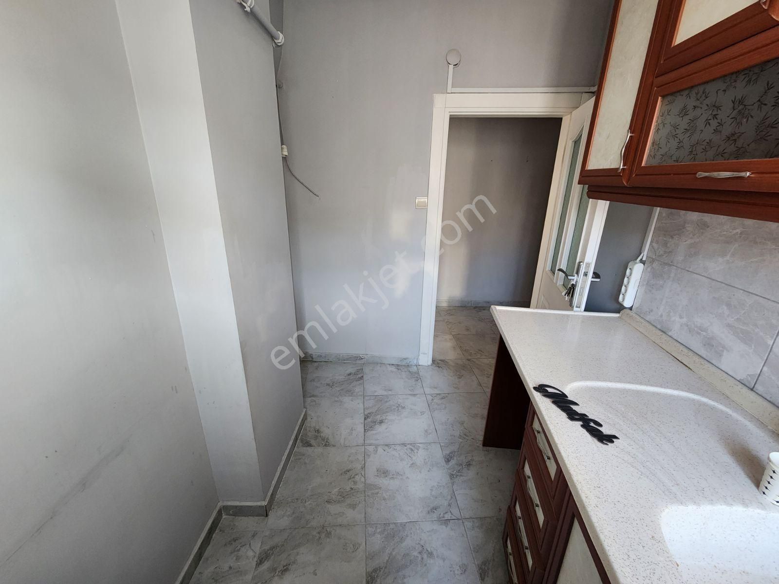 Siyavuşpaşa Ulubatlı Hasan Cad. 2+1 85m2 4.kat Asansörlü - Görsel 13
