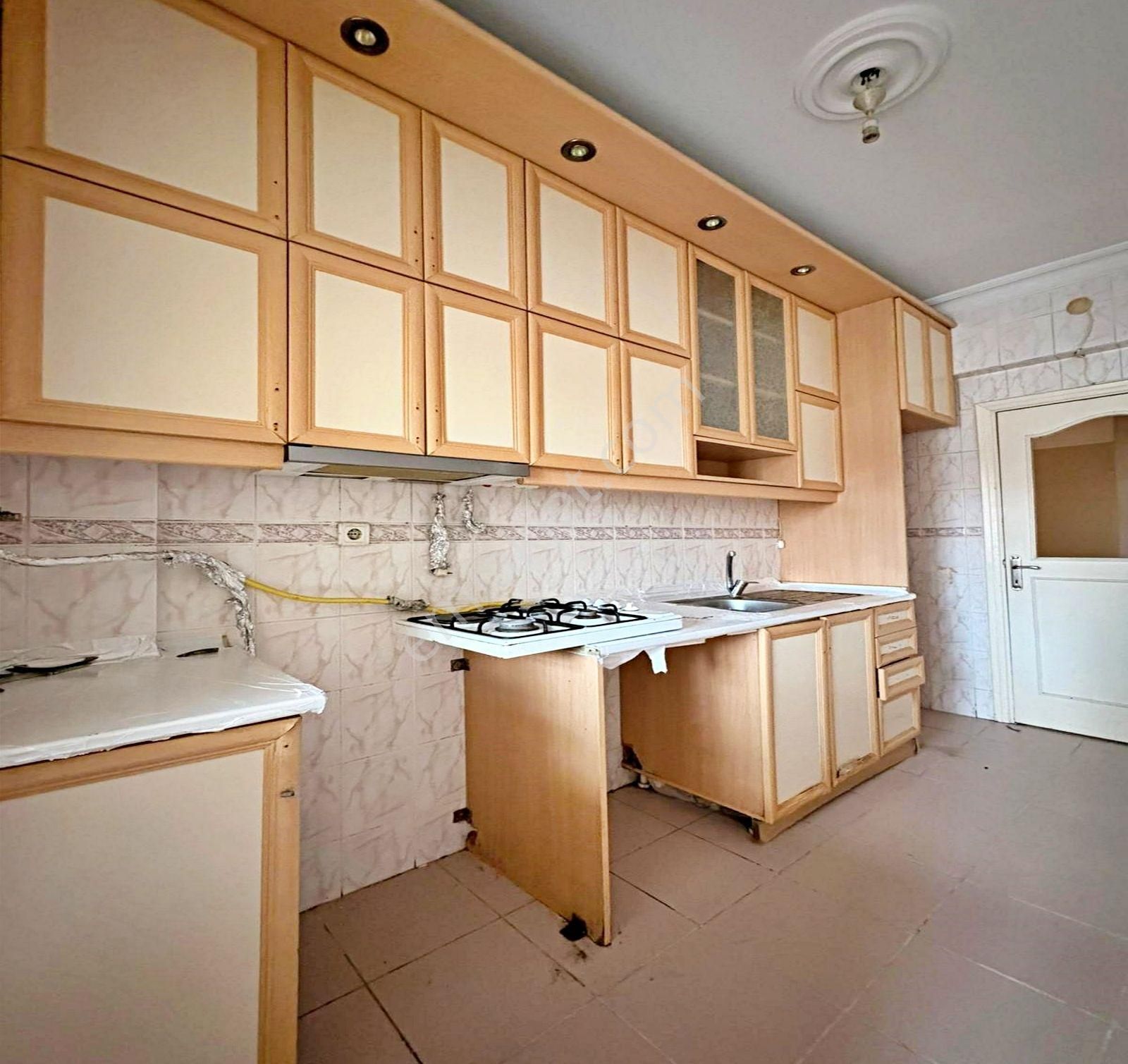 Metrobüse 5' Dakika Yürüme Mesafesinde Kiralık Daire - Görsel 3