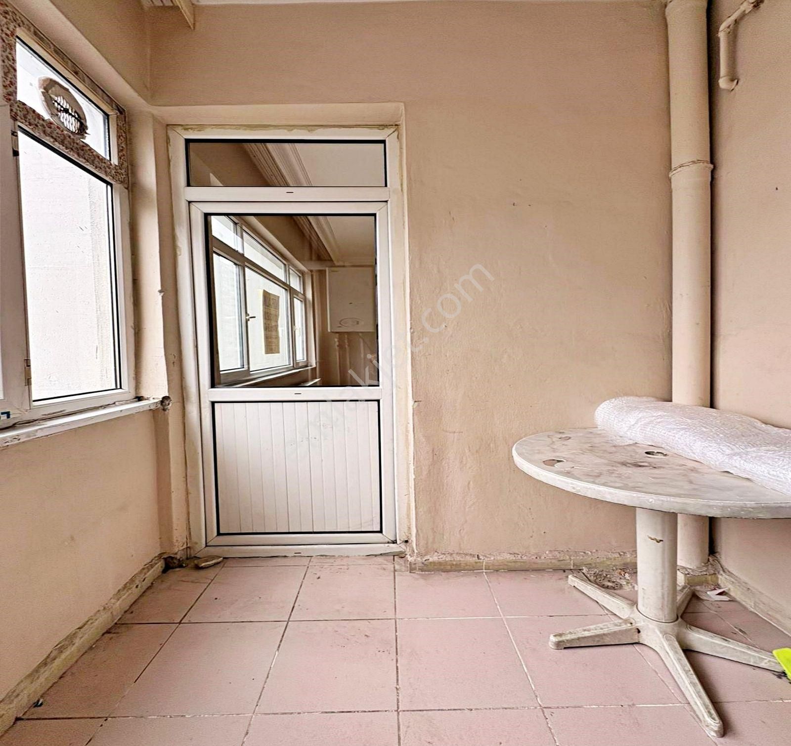 Metrobüse 5' Dakika Yürüme Mesafesinde Kiralık Daire - Görsel 14