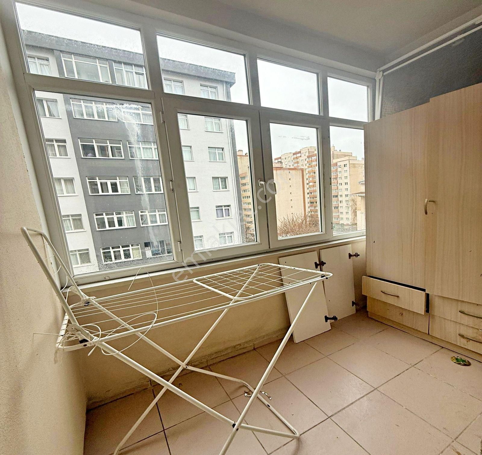 Metrobüse 5' Dakika Yürüme Mesafesinde Kiralık Daire - Görsel 13