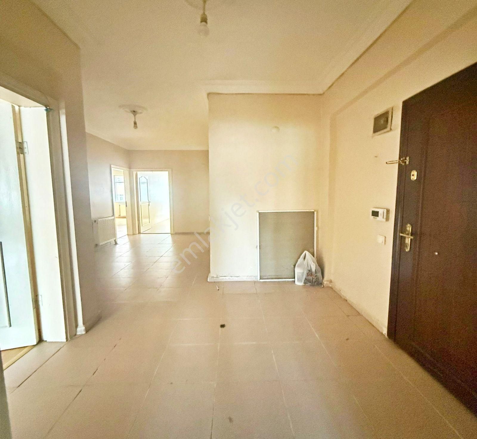 Metrobüse 5' Dakika Yürüme Mesafesinde Kiralık Daire - Görsel 11