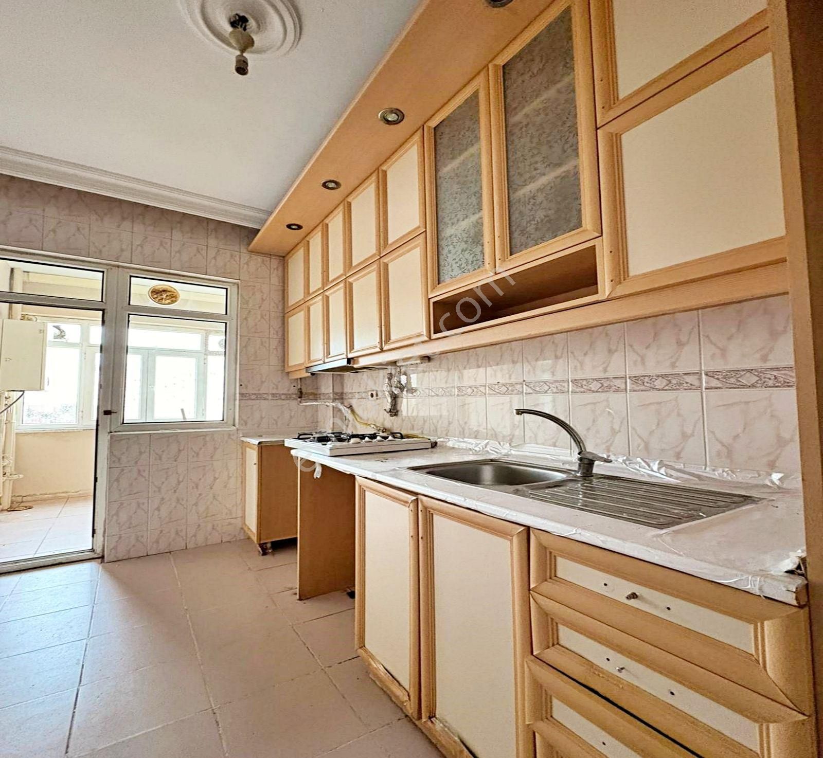 Metrobüse 5' Dakika Yürüme Mesafesinde Kiralık Daire - Görsel 2