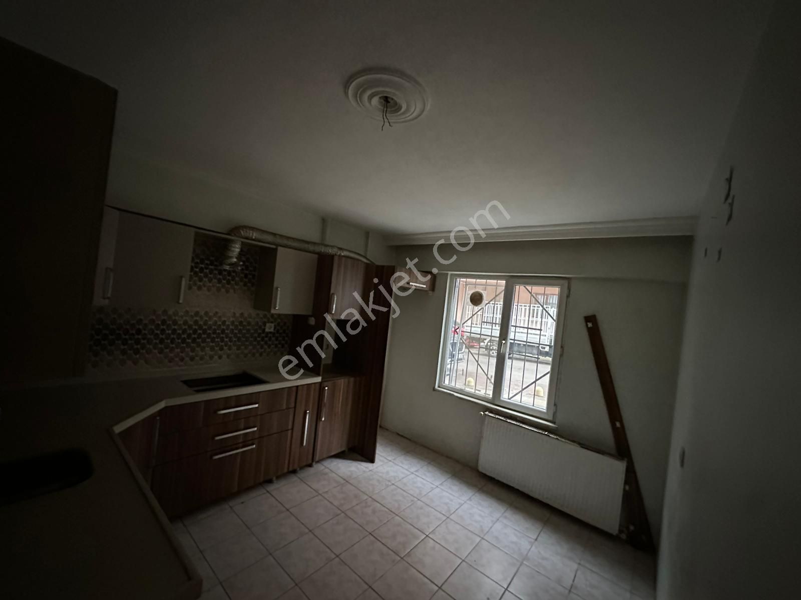 İhsaniye 3+1 Zemin Kat Kiralık - Görsel 8