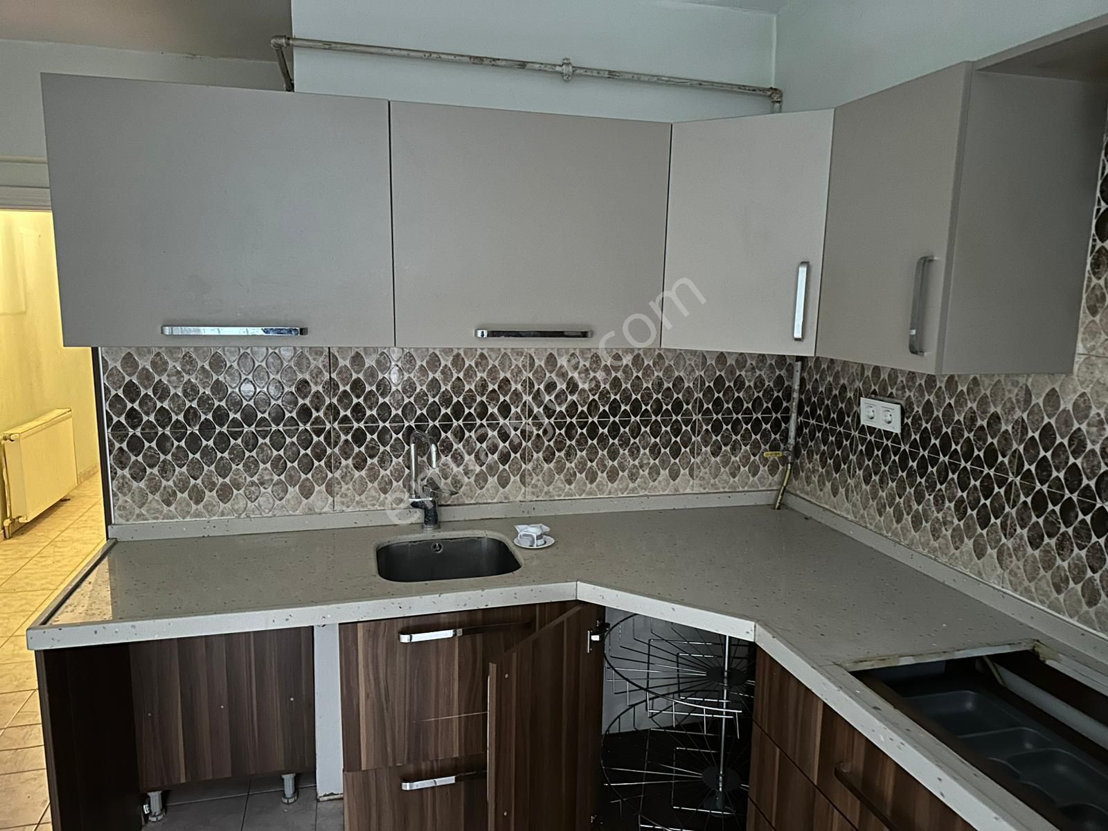 İhsaniye 3+1 Zemin Kat Kiralık - Görsel 10