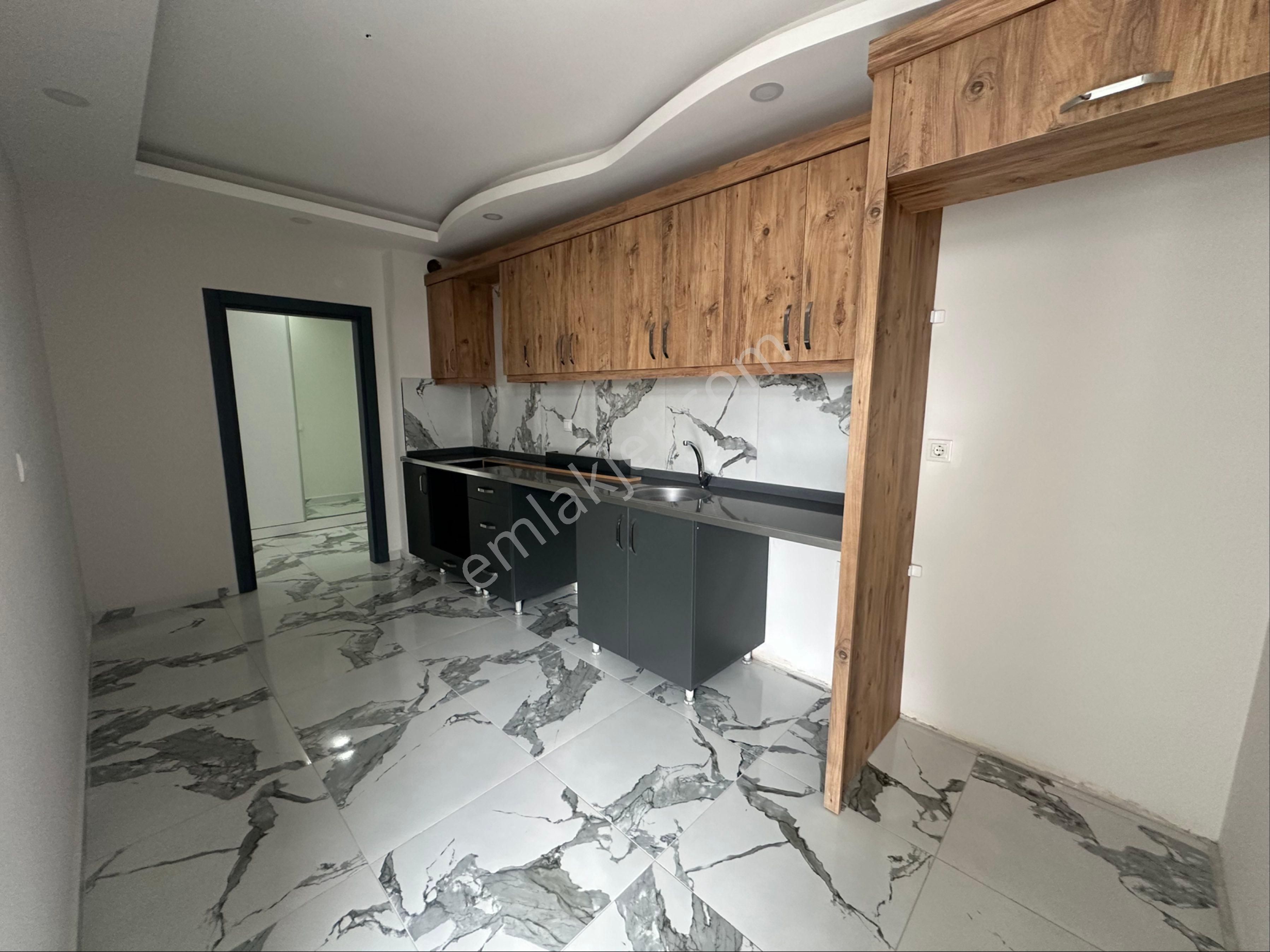 Satılık Konum Efsane Daire Şahane Ana Cadde Üzeri